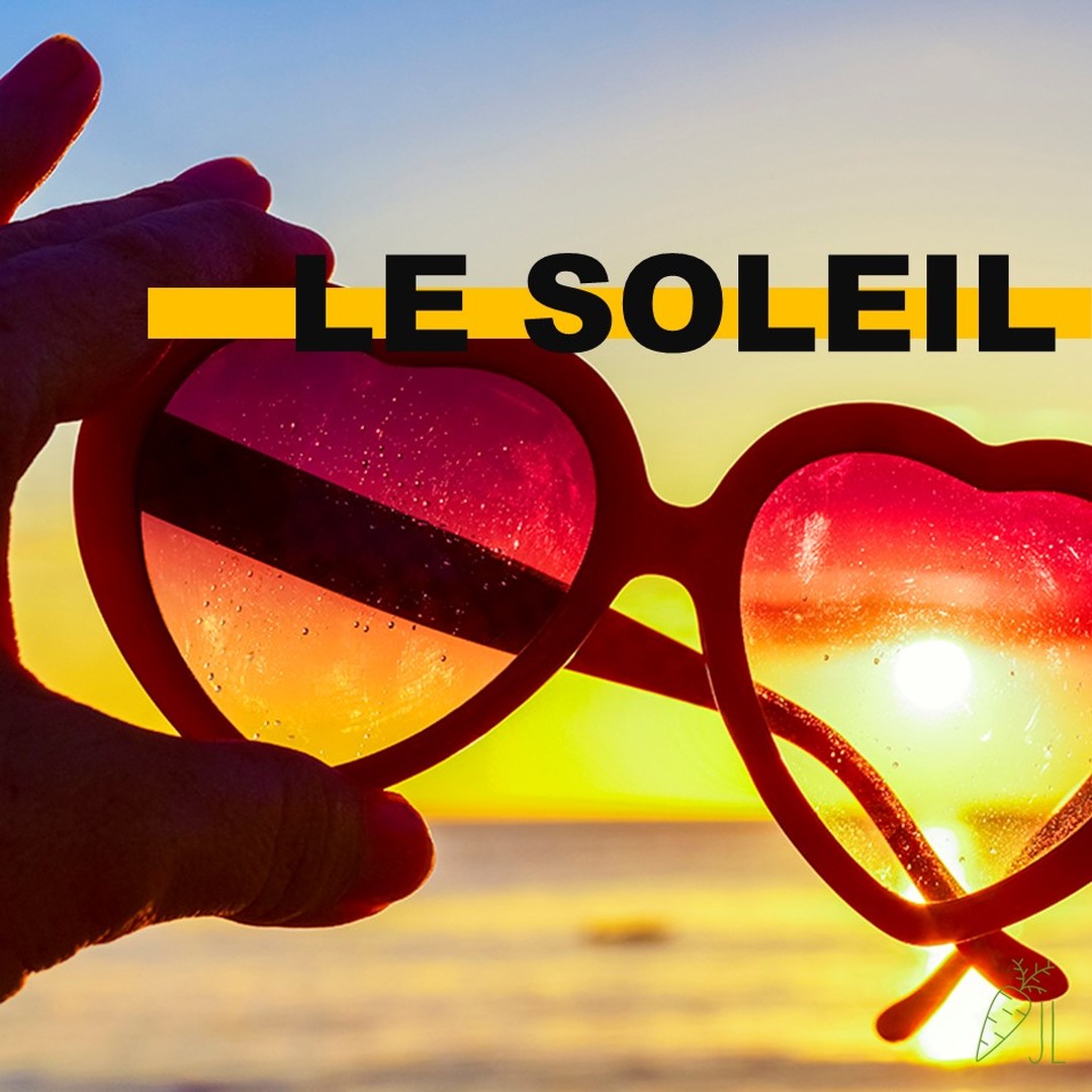 🌟 Saviez-vous que... La vitamine D booste notre système immunitaire et qu'une exposition de 15 minutes au soleil peut suffire pour en bénéficier ? Mais attention à ne pas en abuser !
🕰️ Étonnant mais vrai : Le soleil régule notre horloge biologique et améliore notre sommeil. Rien de tel qu'un lever de soleil pour bien commencer la journée ! 🌅
😊 Petit Quiz : Savez-vous combien de litres de sueur un corps peut perdre en une journée sous un soleil de plomb ? Répondez en commentaire !
🧴 Et... n'oubliez pas la crème solaire, mais pas n'importe laquelle. Pour tout savoir sur les meilleures crèmes solaires clean, découvrez le super article de @la_famille_tortue : https://lafamilletortue.fr/2021/05/25/quelle-creme-solaire-choisir/
#Soleil #SummerTime #Été #Naturopathie