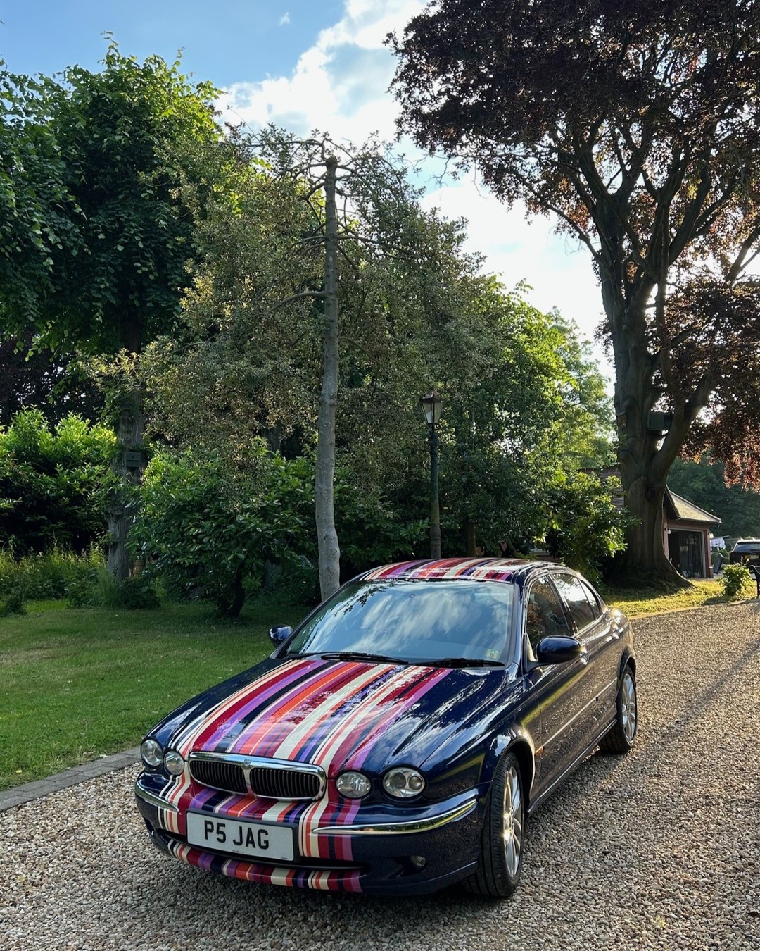 Great to see our friend @mikepickles007 Pickles this week and thanks for bringing the Paul Smith Jag to see us.
We sold it to Mike back in 2013, remained friends ever since and have done a few European roads trips along the way!
The Jag always looked amazing, was a bit of a marmite car for some, but we think it gets better with age!
#lentonlimousines
#reallyusefulproducts
