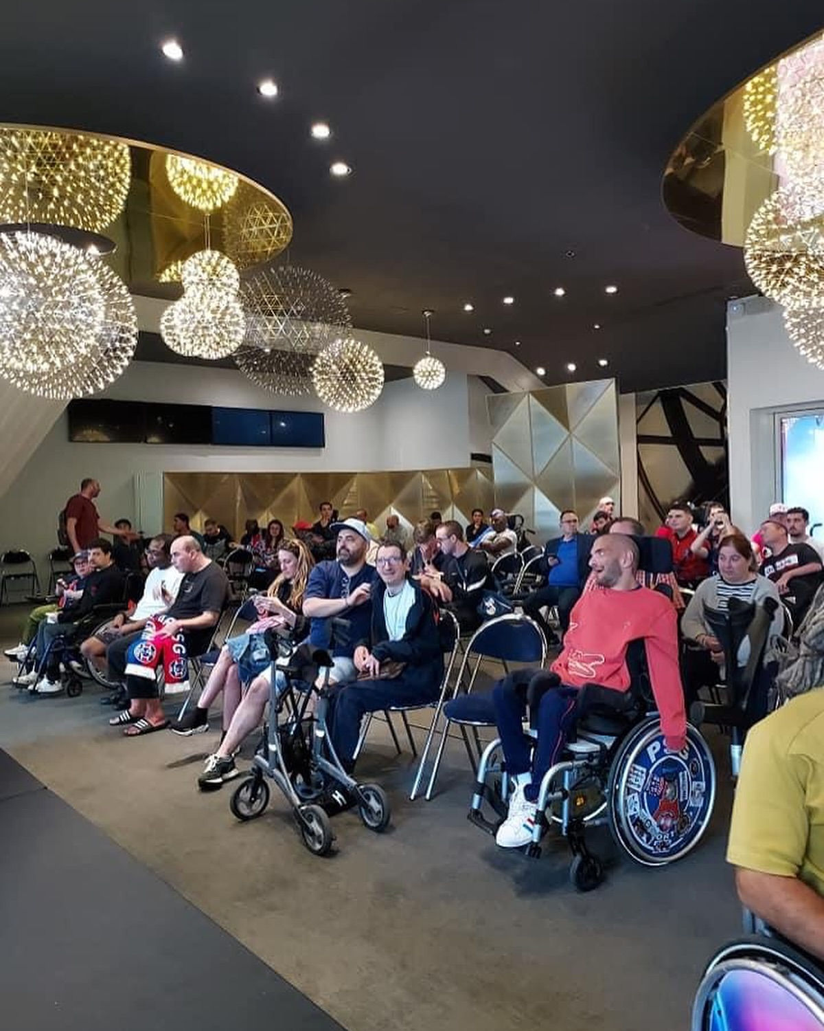 Handicap PSG a fait son Assemblée Générale au Parc des Princes !
#handicappsg #parcdesprinces #assembleegenerale #association