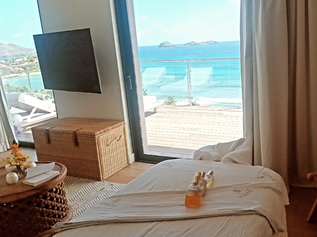 Beautiful day with sea view massage @cecile_st_barth_massage @er_stbarths @lignestbarth
#masseuseadomicile #massagevillas #seaviewsmassage #stbartsmasseuse #lignestbarth #edenrockstbarths #edenrockvillarental #stbartsvacation #stbartsmassage #Cecile_St_Barth_Massage #stbarthservices #stbarts