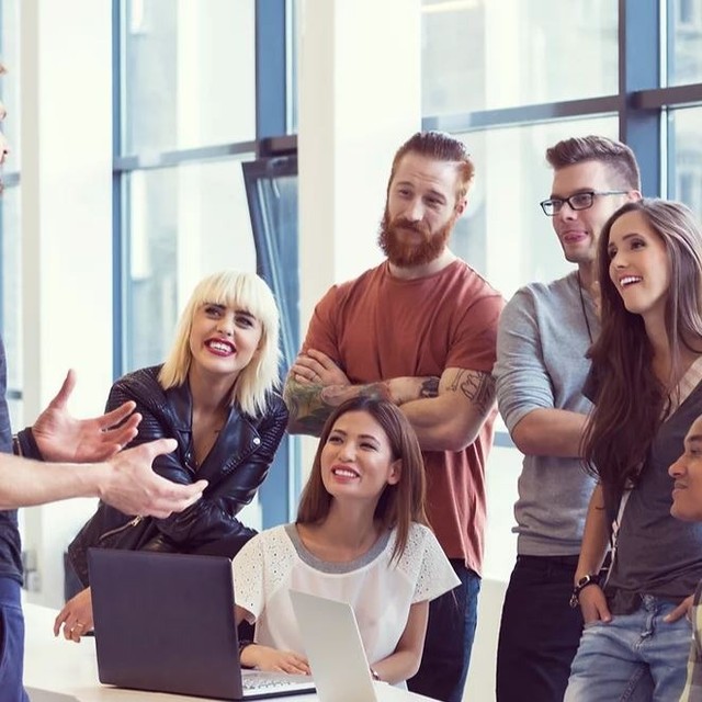 Bei TRIAS⎪Business fördern wir Gesundheit und Wohlbefinden und somit die Leistungsfähigkeit von Menschen in Unternehmen durch vielfältige und umfassende Dienstleistungen. Das Angebot unserer Coaches und Therapeuten reicht von Prävention bis Therapie.
Kommunikation, Work-Life-Balance, Burnout-Prävention, Stressbewältigung, Entspannung, Sucht- und Ernährungsberatung sind nur einige Stichworte, die unsere Themen für Workshops, Coachings und Beratungen widerspiegeln. Der demografische Wandel, der Fachkräftemangel und eine zunehmend komplexere Arbeitswelt machen Gesundheitsförderung im globalen Wettbewerb zu einem entscheidenden Erfolgsfaktor.
#kommunikation
#speakerausbildung
#atmungpräsenz
#physiognomik
#facerading
#somatik
#interkulturell
#konflikmanagement
#deskalation
#mentaltraining
#methodenkkoffer
#fragetechniik
#burnout
#listermeile