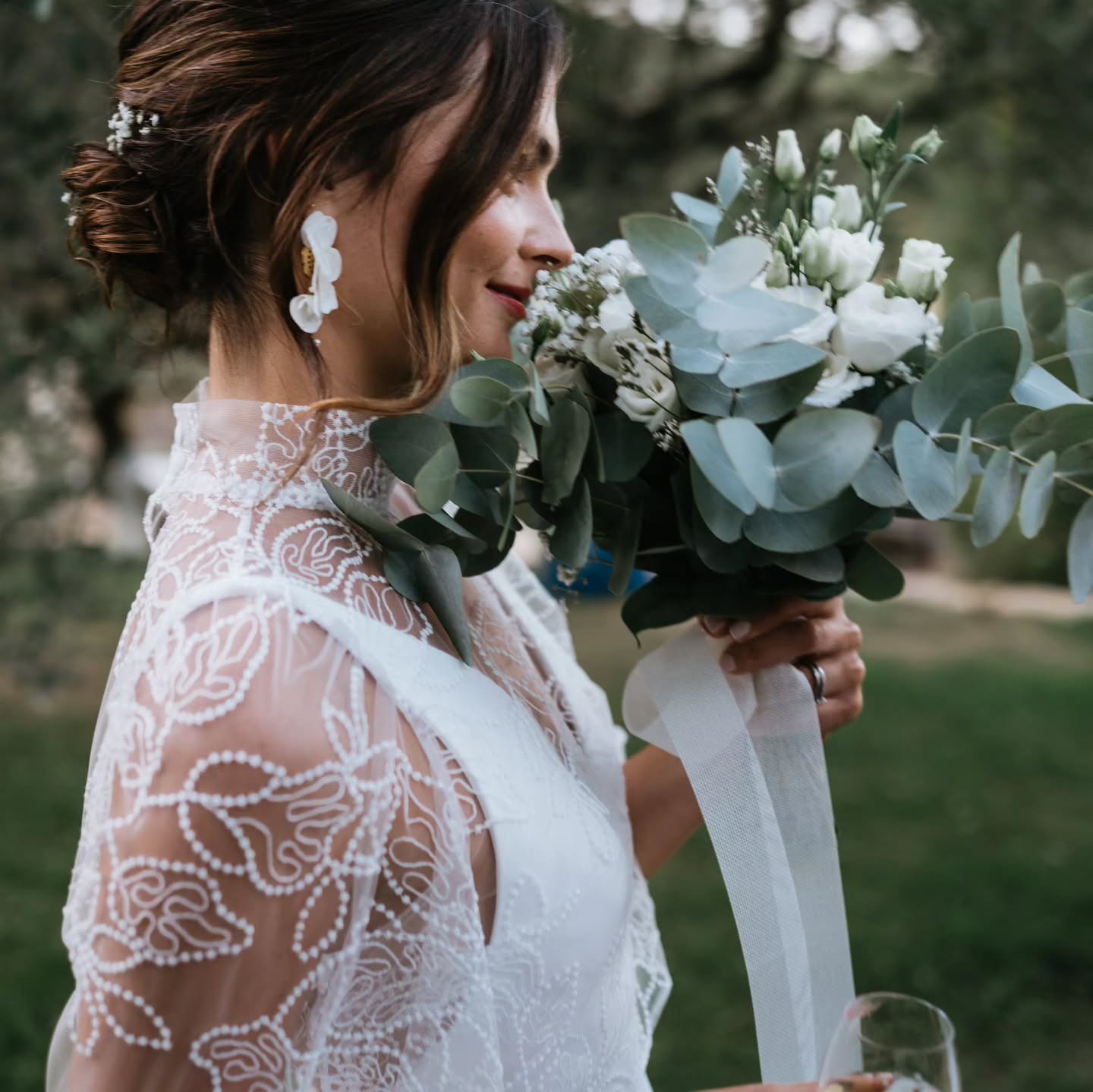 Le mariage de Pauline & Julien 😍❤️
Imaginez-vous vous dire oui au milieu de vignes, de champs de lavande parfumés, d'oliviers et de chênes centenaires.
Le Domaine de Valbonne, niché au coeur de la Provence, vous offre un cadre unique pour un mariage inoubliable. ☀️
Pauline & Julien's wedding 😍❤️
Imagine saying yes in the middle of vineyards, fields of fragrant lavender, olive trees and century-old oaks.
The Domaine de Valbonne, nestled in the heart of Provence, offers you a unique setting for an unforgettable wedding. ☀️
Photographe @sabriaydi
Lieu @domainedevalbonne
Mise en beauté @unbrindaudace
DJ @33tours.dj
Groupe musique @memorandomtrio
Brunch @crepebuissonniere_event_brunch
#oliviers #lavande #naturelovers #provence #southoffrance #occitanie #saintpauletdecaisson #mariageenprovence #sinspirersemarier #lieudexception #lieumariage #domainedevalbonne #provencewedding #weddinginspiration