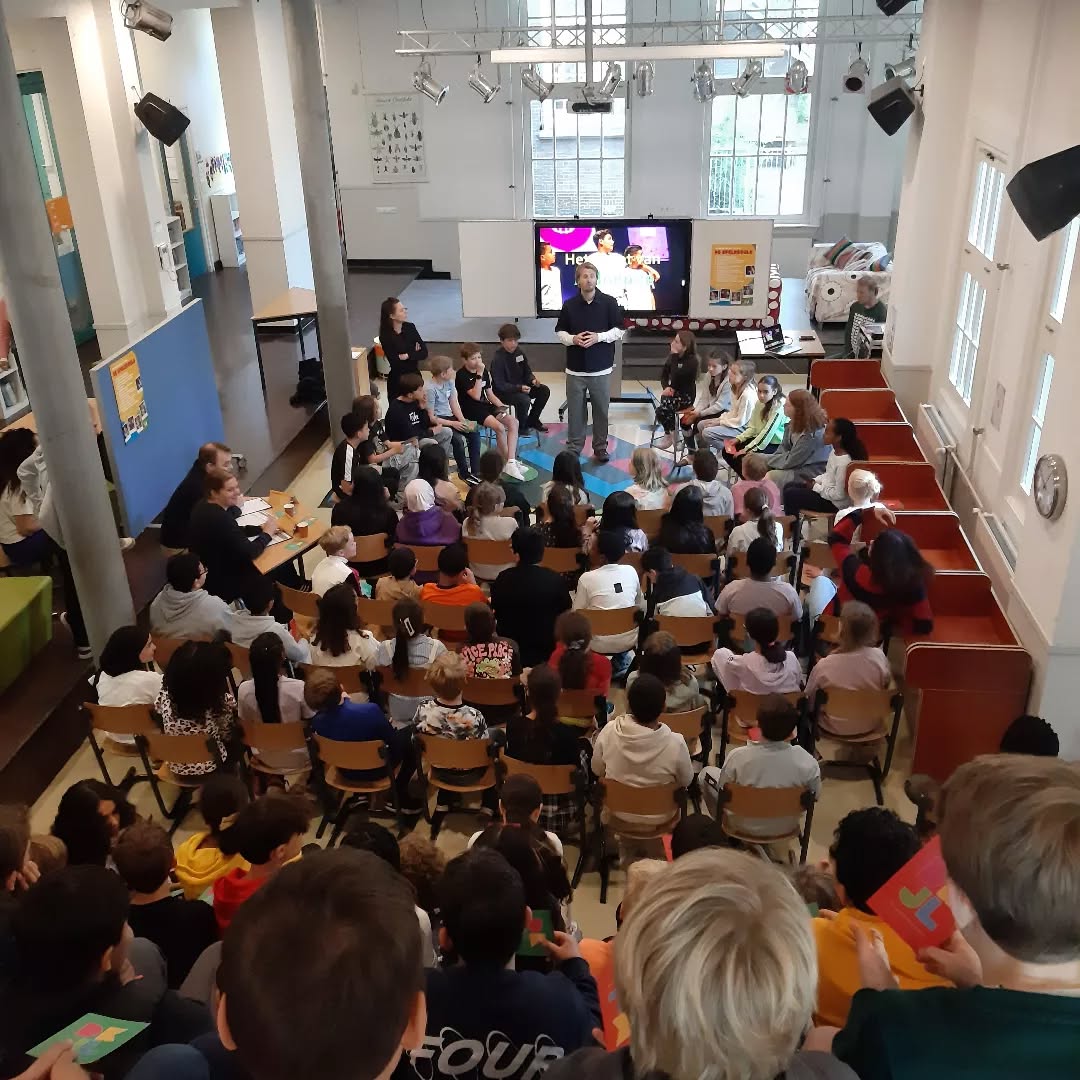 Vandaag staan onze 12 debathelden tegenover elkaar op de DKJLbattle. @st.dkjl