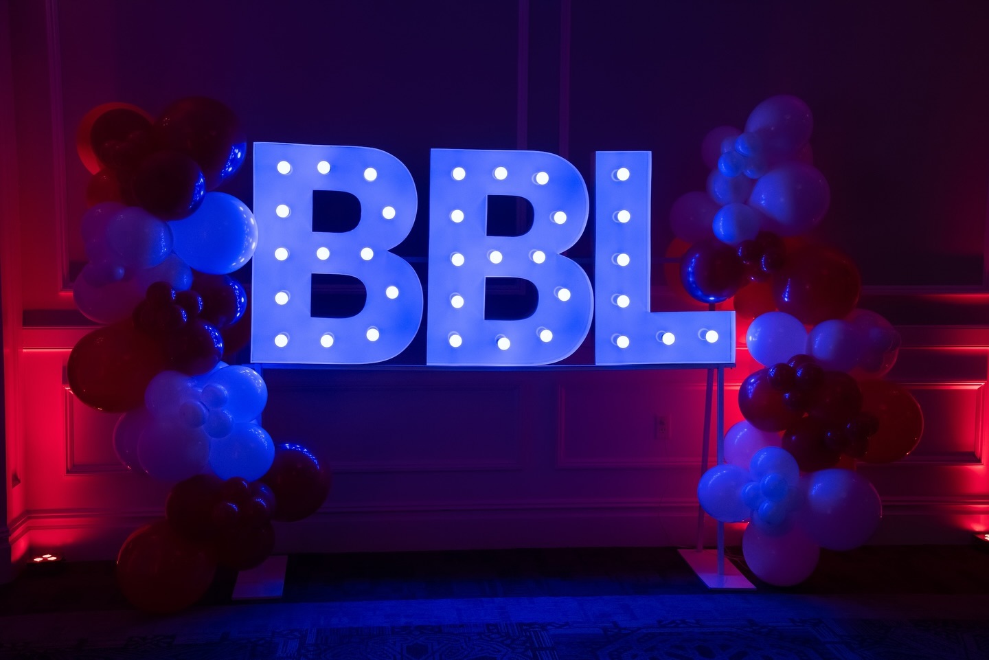 Last Thursday, our management company BBL hosted a Kickoff to Belmont Party! It was fun to transform the ballroom to feel like the track!
•venue : @excelsior_springs
•food : @excelsior_springs
•balloons and marquee letters: @adkballoonco
•music: @jeffbrisbin
•linen: @totalevents