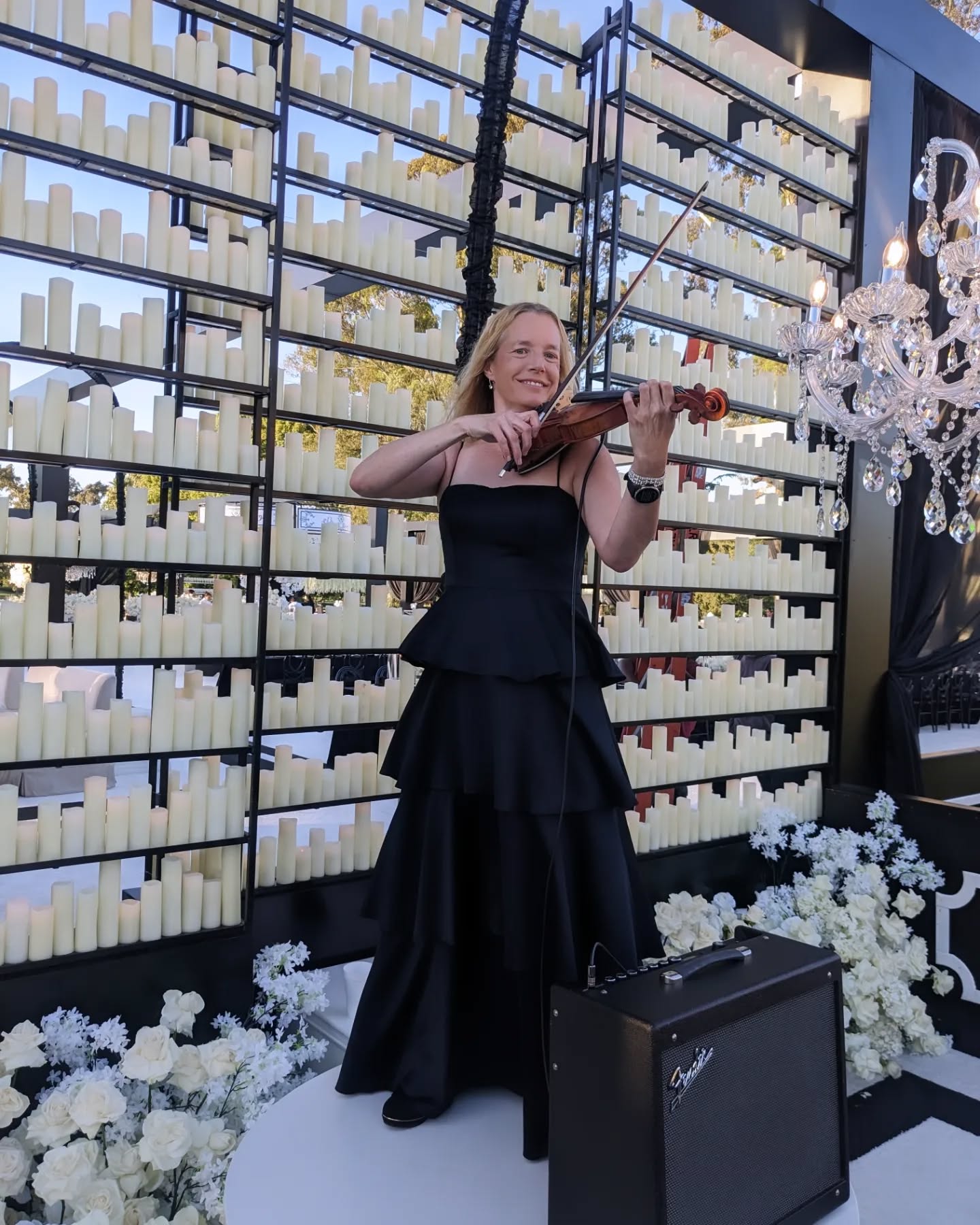 Put me on a pedestal, or don't? Because I'm afraid of heights!
A lavish event, thanks for inviting me @zenartsla #electricviolin #sfviolinist #gala