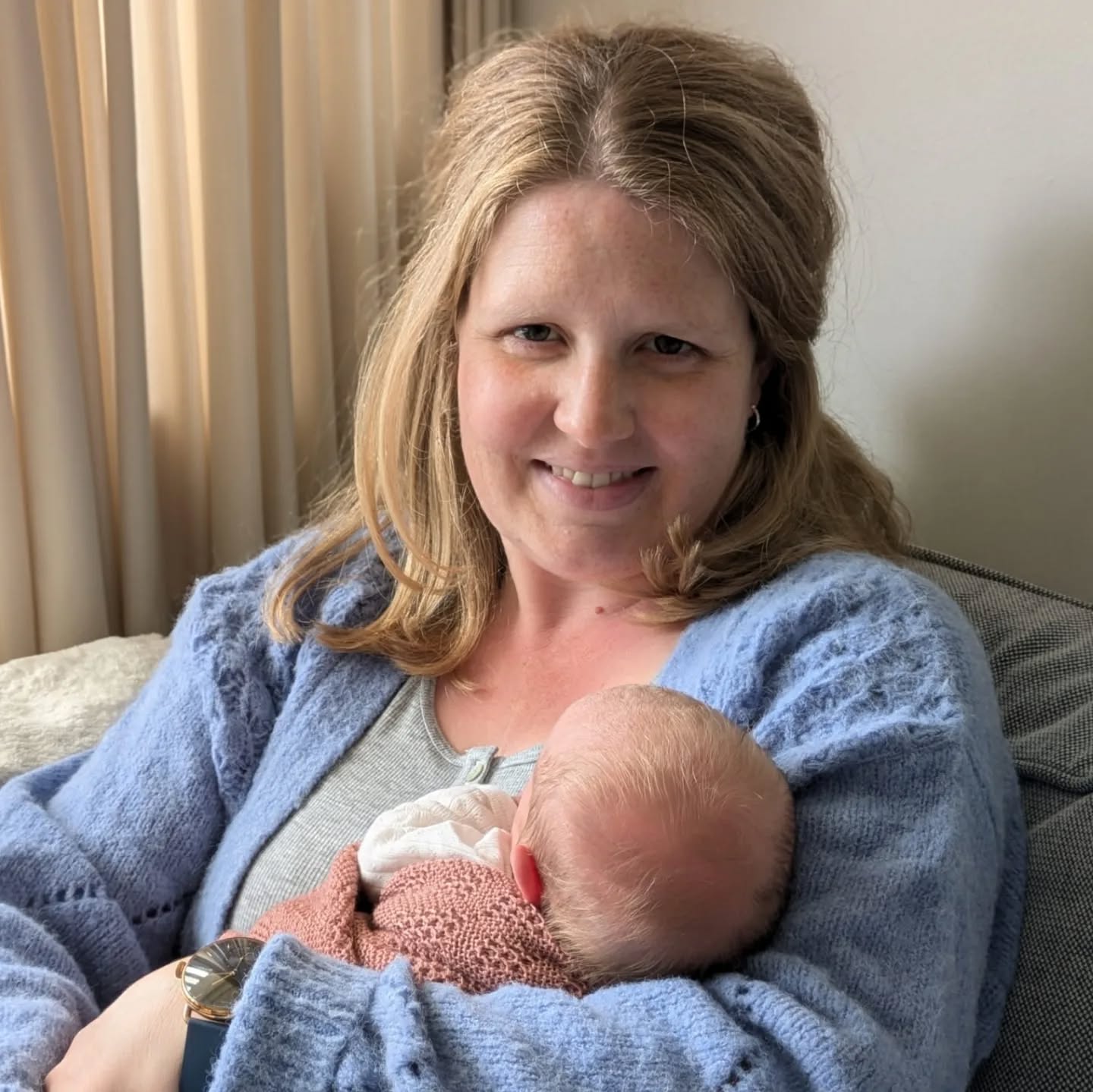 Het mooiste praktijk nieuws 💕
Onze eigen Laura en haar man Chris zijn afgelopen week voor de 3e maal ouders geworden. Broer Thijn en zus Charlotte zijn apetrots op hun zusje!
🩷 Welkom lieve Sophie 🩷