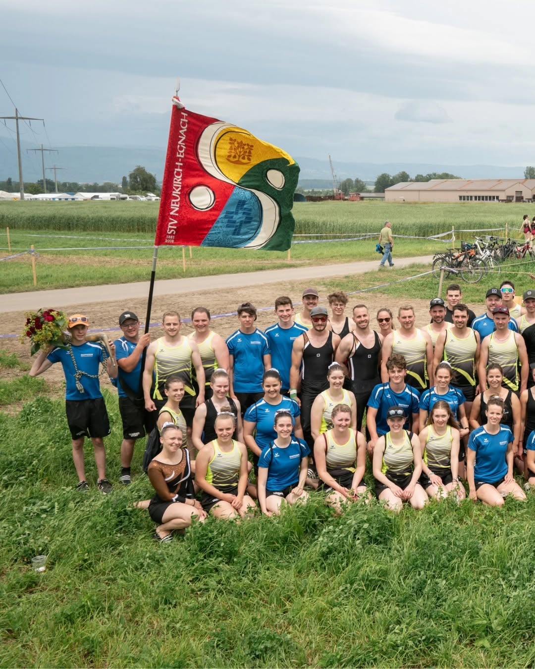 Was für ein sensationelles Wochenende!🥳
Am seeländischen Turnfest in Kallnach erreichten wir mit der erturnten Schlussnote im 3-teiligen Vereinswettkampf von 28.30 den 3. Rang🥉 der 1. Stärkeklasse.💪
Auch in der Stafette am Sonntag rannten unsere Männer und Frauen der Konkurrenz weit voraus.🏃♂️➡️🥇🏃♀️➡️🥇
Danke @stf2024kallnach für die Organisation!
Nun freuen wir uns auf das bevorstehende TKT in Arbon @tkt_2024 🎉🤸