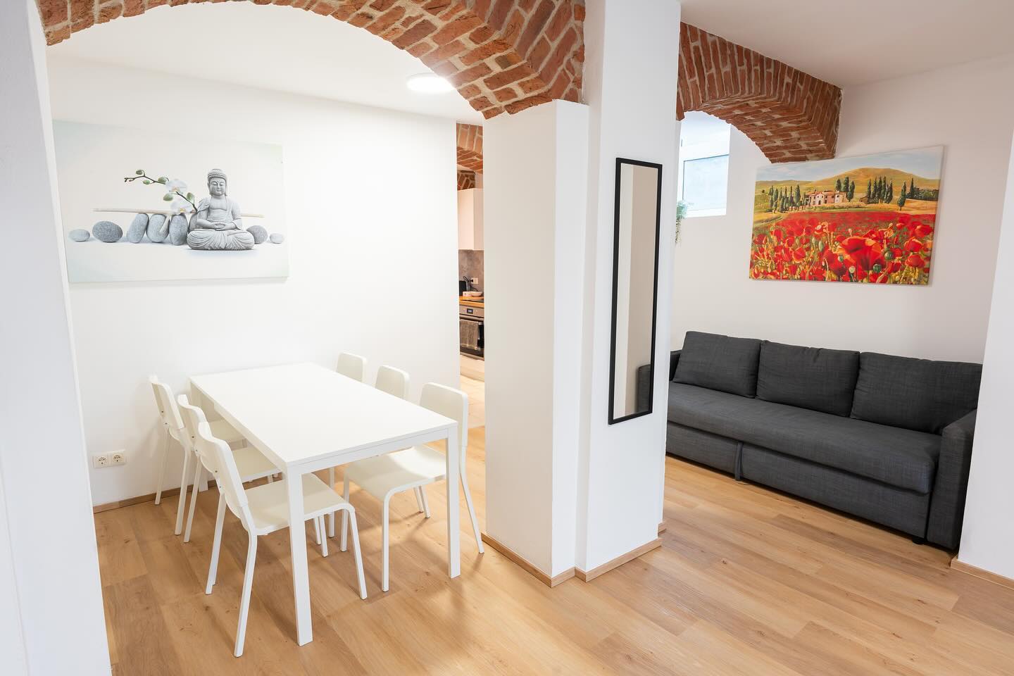 Your home away from home.
© @michaelsabothafotografie
#wien #vienna #travelvienna #citytrip #viennatouristboard #apartment #apartmentdecor #prater #praterwien #viennanow #viennaaustria #viennagram #riesenrad #riesenradwien #explorevienna #whattodoinvienna