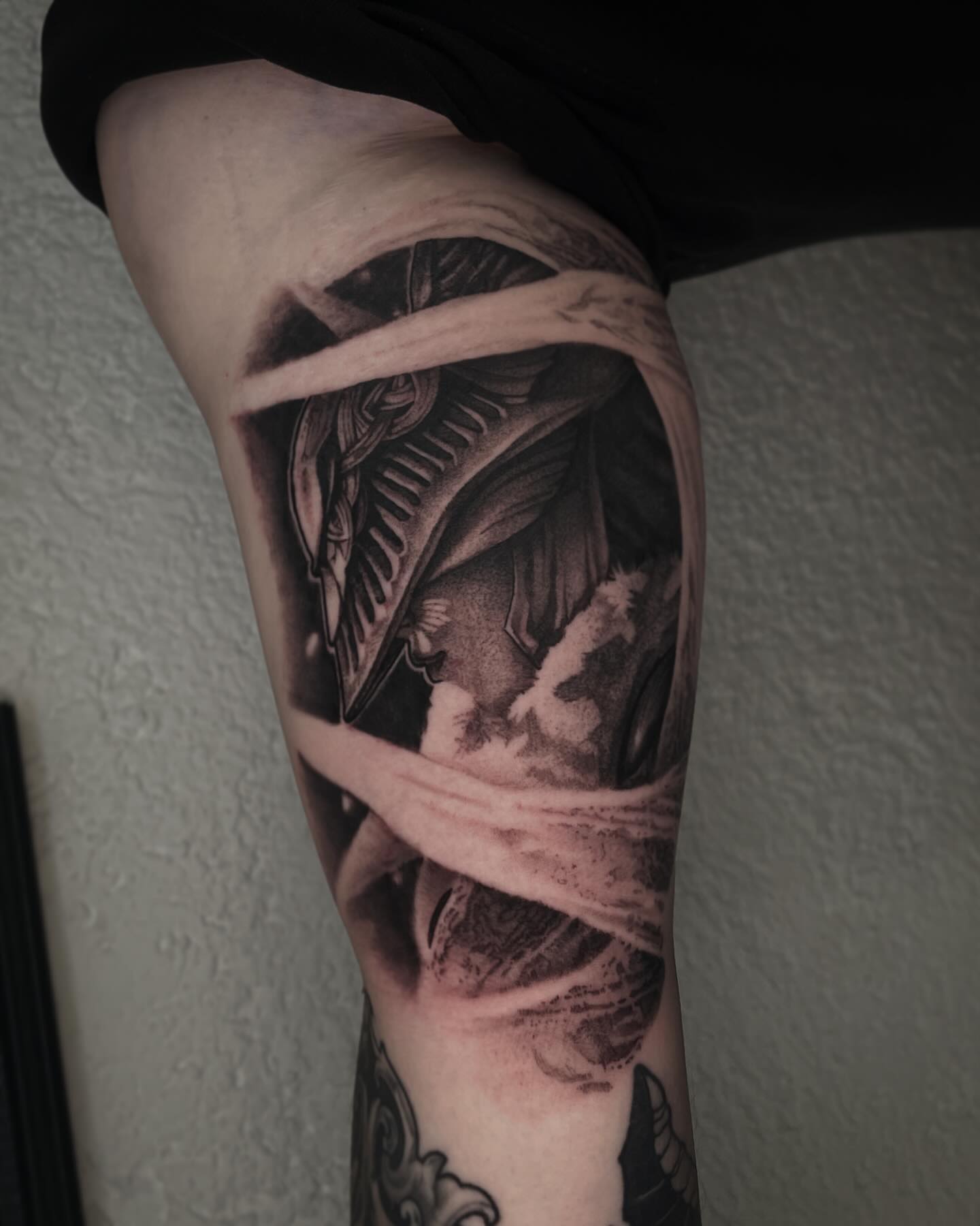 Beflekte erhebt euch!! Happy Elden Ring release 🫶🏻
#eldenring #eldenringtattoo #maleniabladeofmiquella #blackandgreytattoo #tattoo #ink #iaminktattooproducts #iamink #inkbooster