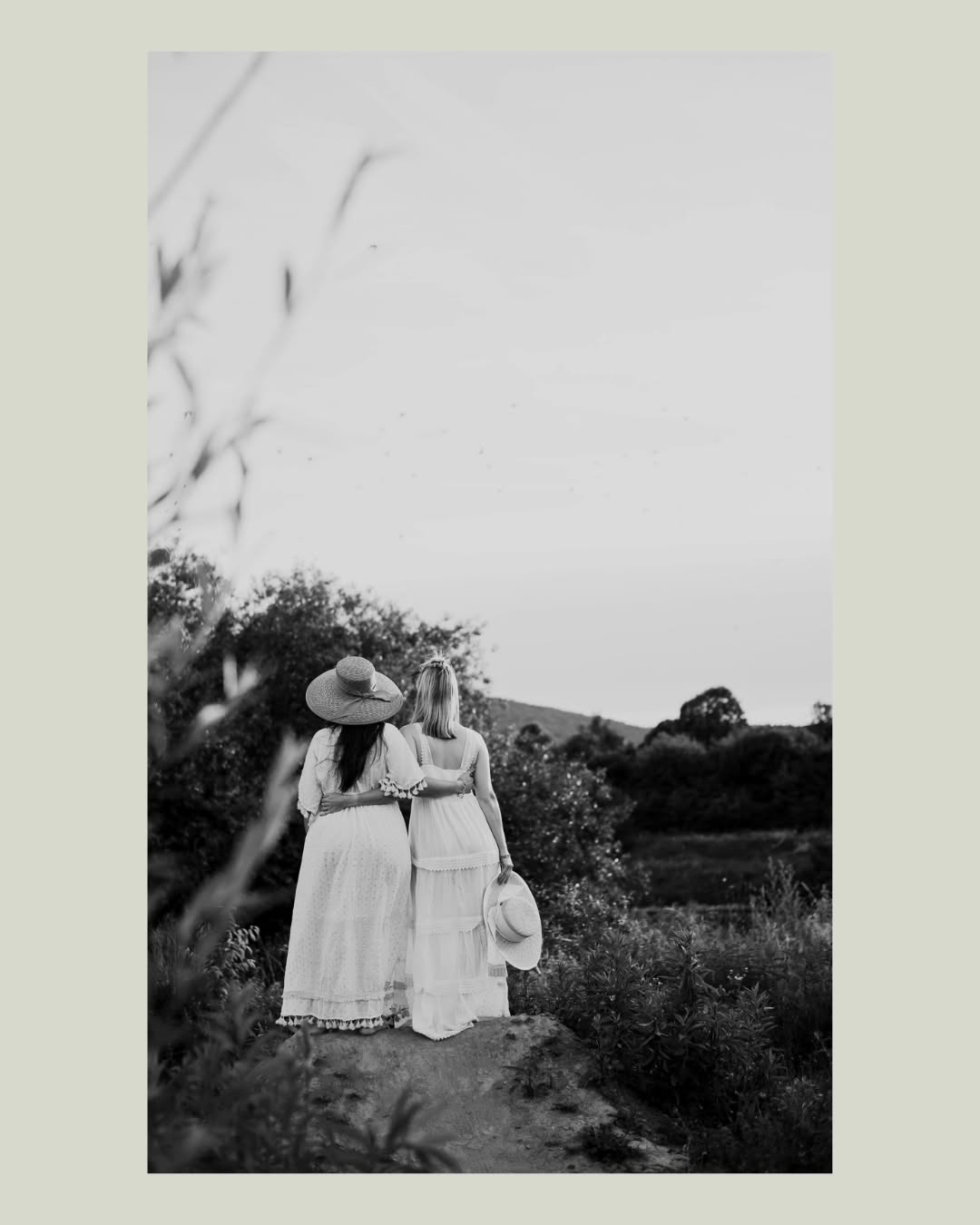 Friendship ♡
Summer boho inspired friend photosession.
#friends #friendship #friendsphotoshoot #fotografminden #fotoshootminden #minden #nbp #naturallight #nature #boho #bohodresses #bohophotography #girlpower #beauty