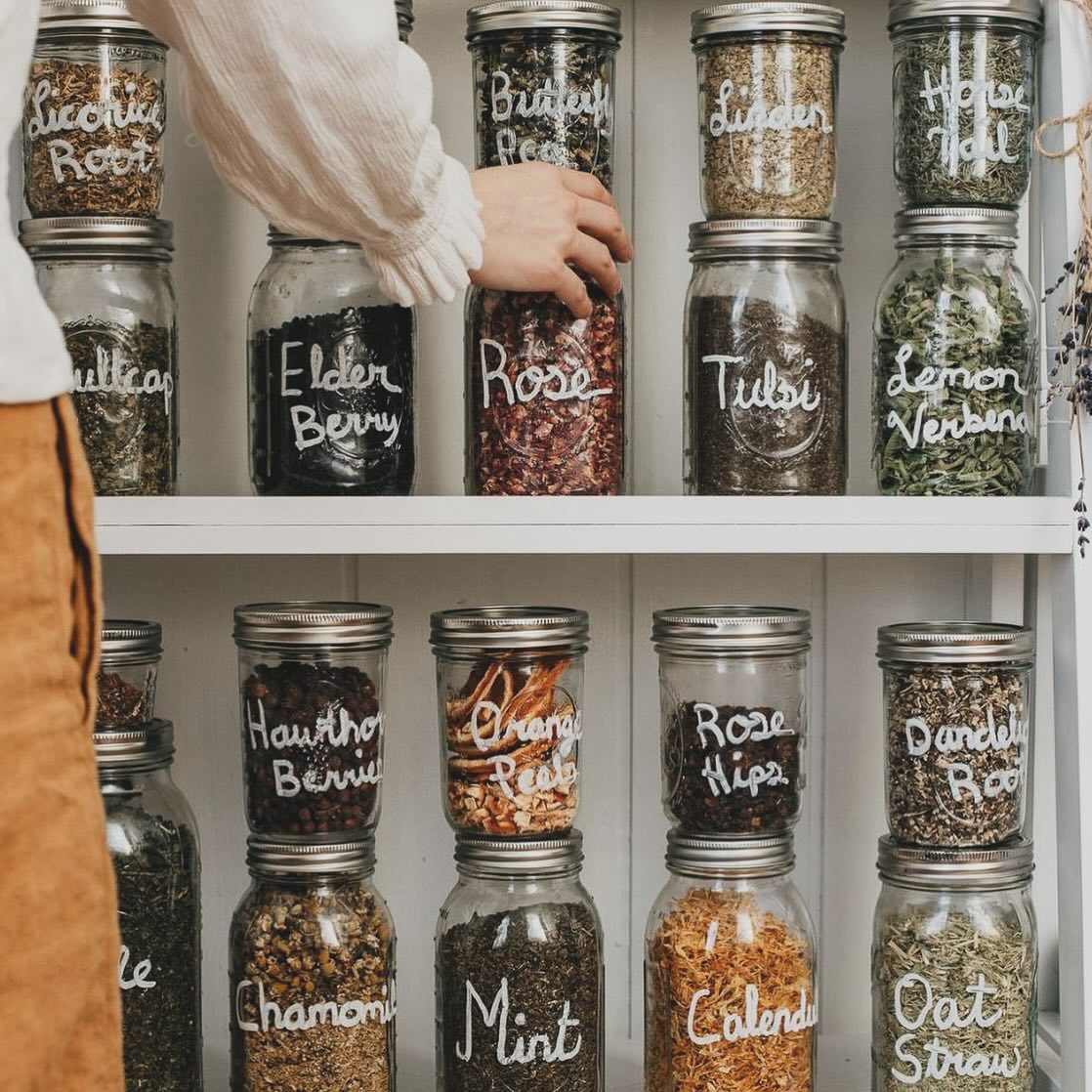 If this photo excites you, we can be friends. #herbs #herbalist #plantlove #herbalacademy #herbalremedy #educationthroughtradition 📸 @herbalacademy