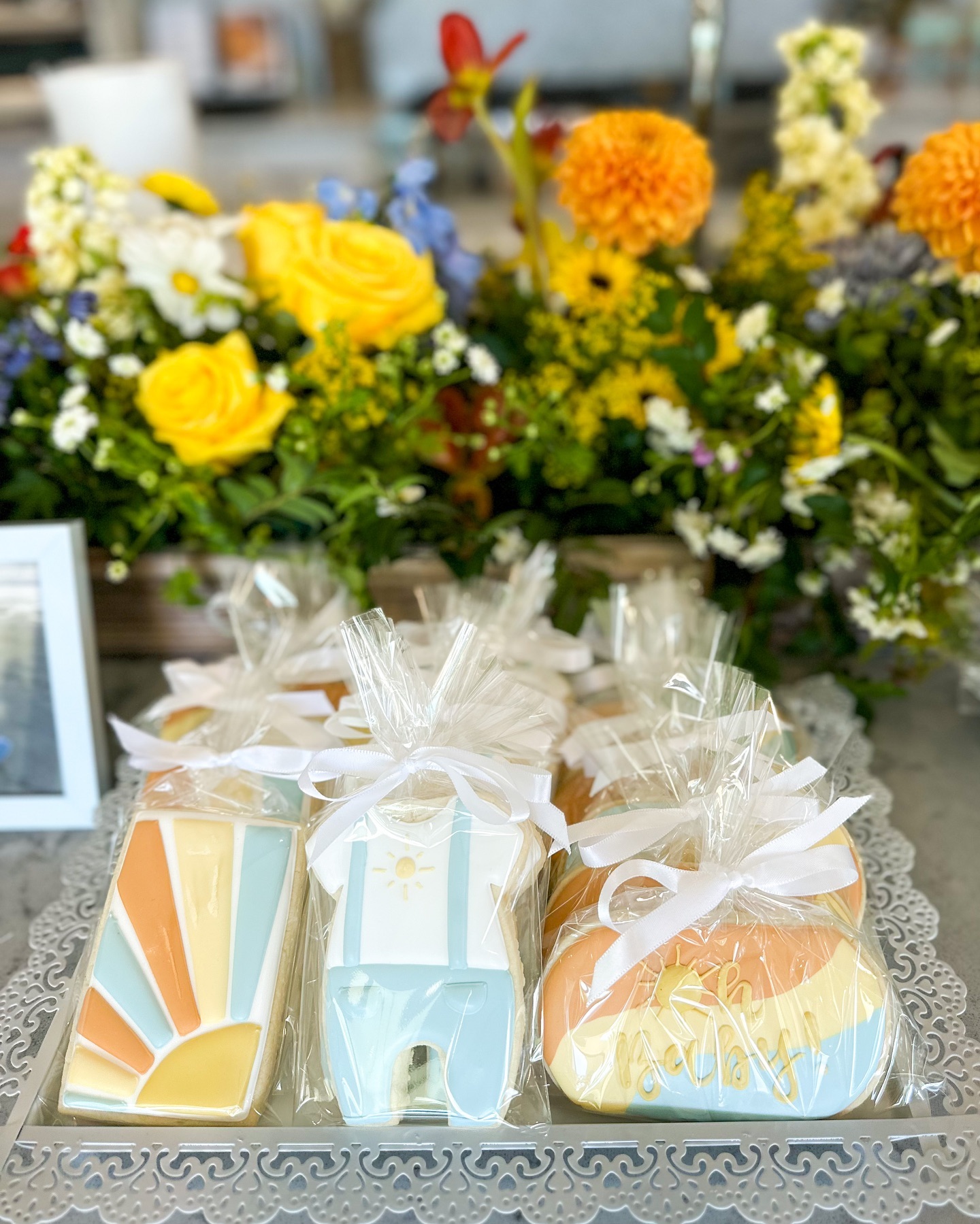 cookies, cake, cupcakes, macarons… Easton’s shower was as sweet as it gets 🍰🧁🍪