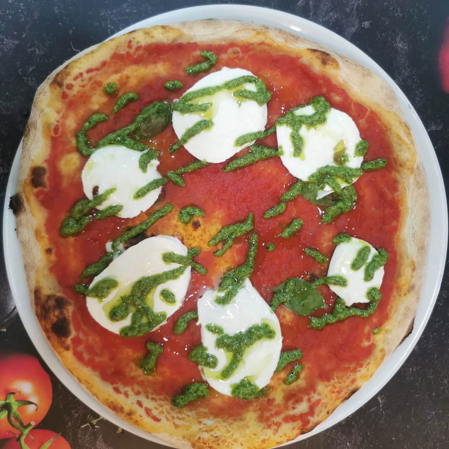 Die neue Pizza des
Ist da.
Büffel Mozzarella Rucolapesto.
9.90 online oder telefonisch bestellbar.