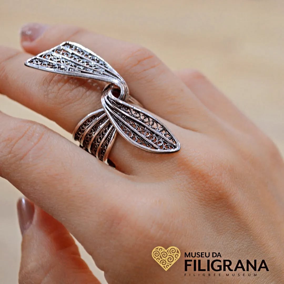 Anel em Filiagrana
Site: https://www.anselmo1910.com/museu-da-filigrana
#filigree #filigrana #joias #portuguesejewellery #Portugal
