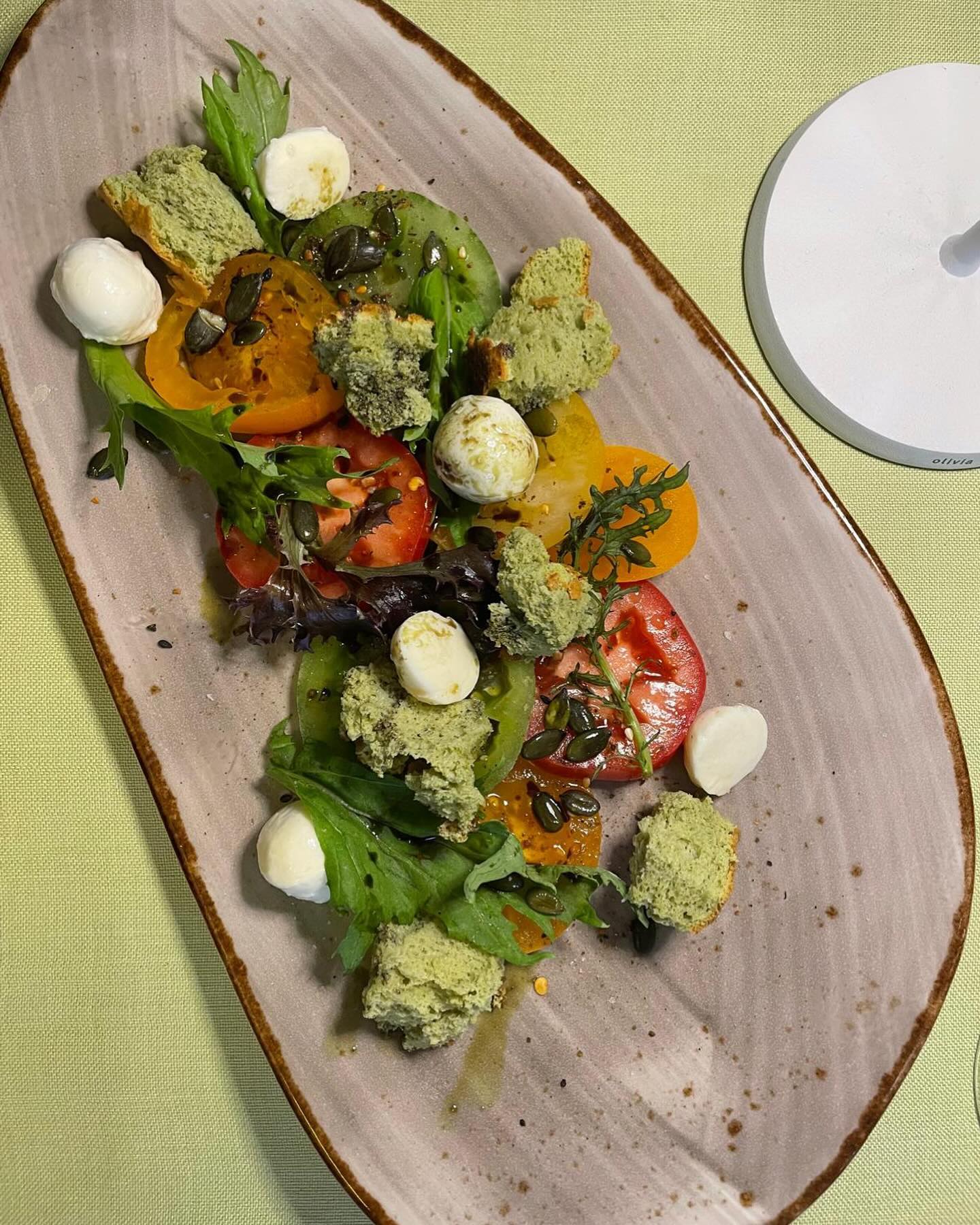 Neuzugang: Carpaccio von der Tomate mit Basilikum- Kaiserscharrn