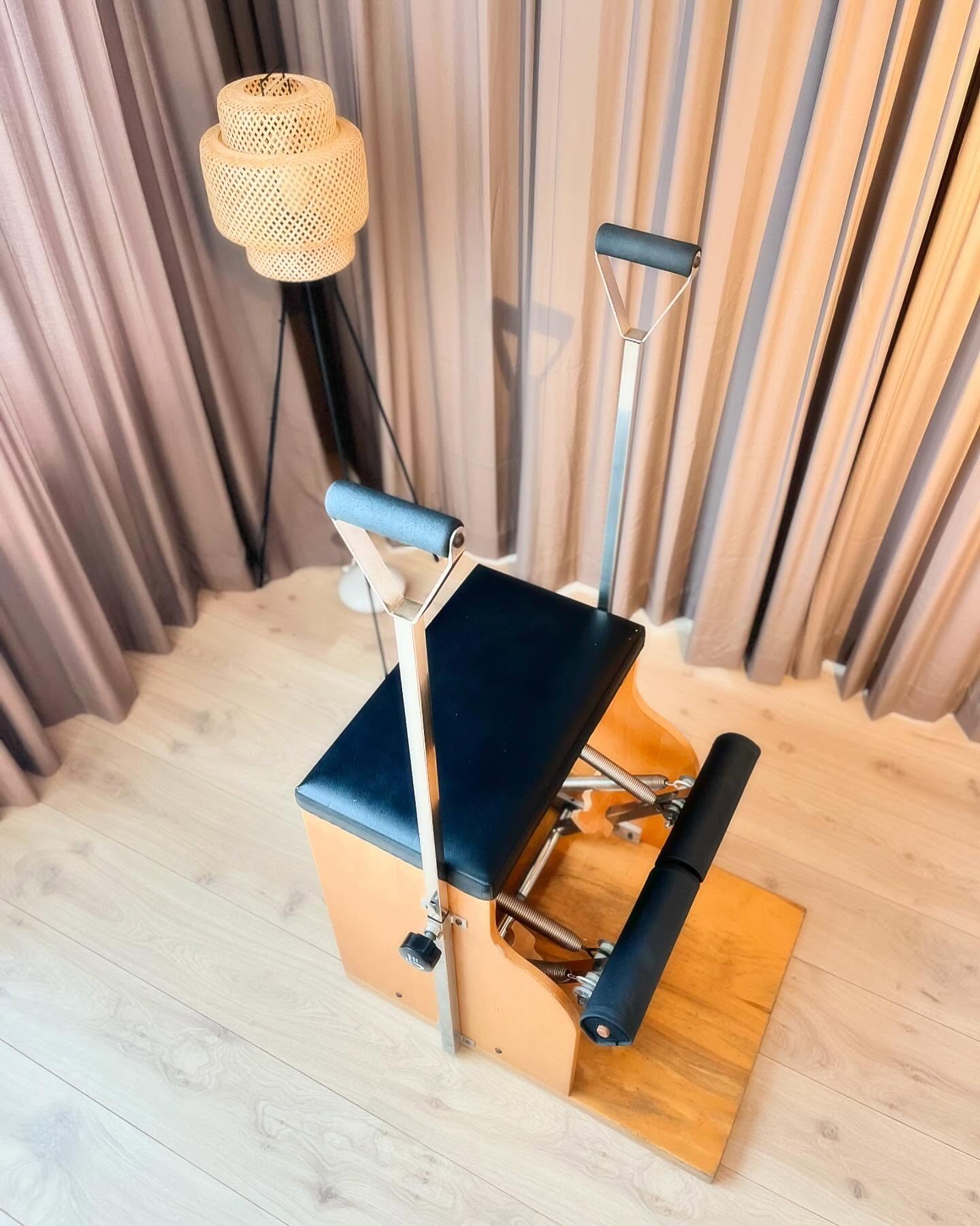 Meet the Combo Chair !
Introducing the Balanced Body Combo Chair—a powerhouse in our Pilates sessions! Enhance strength, stability, and flexibility with this versatile apparatus.
#pilates #pilatesamsterdam #pilatesstudio #pilateslovers