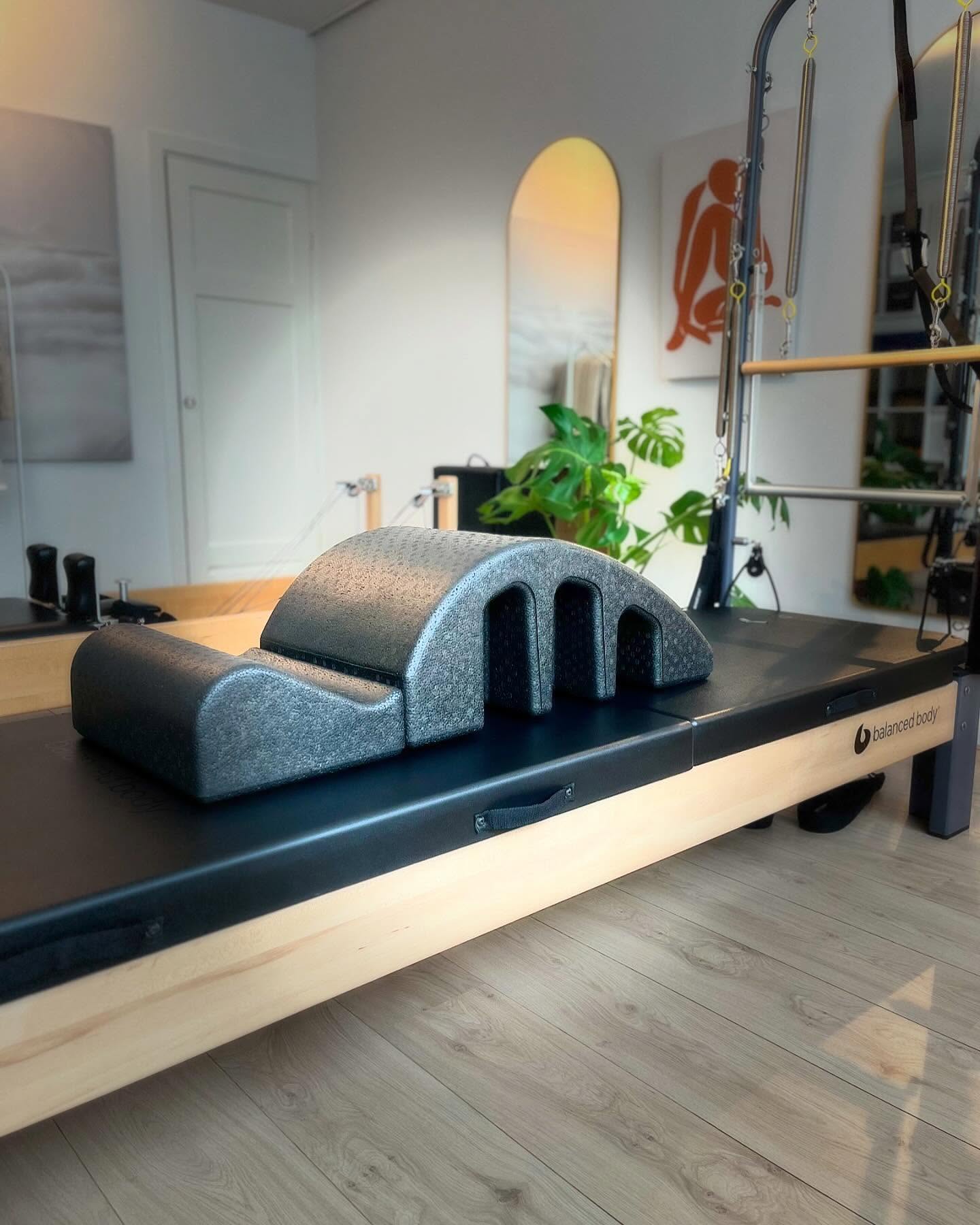 Meet the Spine Corrector!
This fantastic apparatus is perfect for enhancing flexibility, improving posture, and strengthening your core. Integrating it into your private Pilates sessions for a transformative experience.
#pilates #spinecorrector #pilatesamsterdam #pilatesstudio #pilateslovers