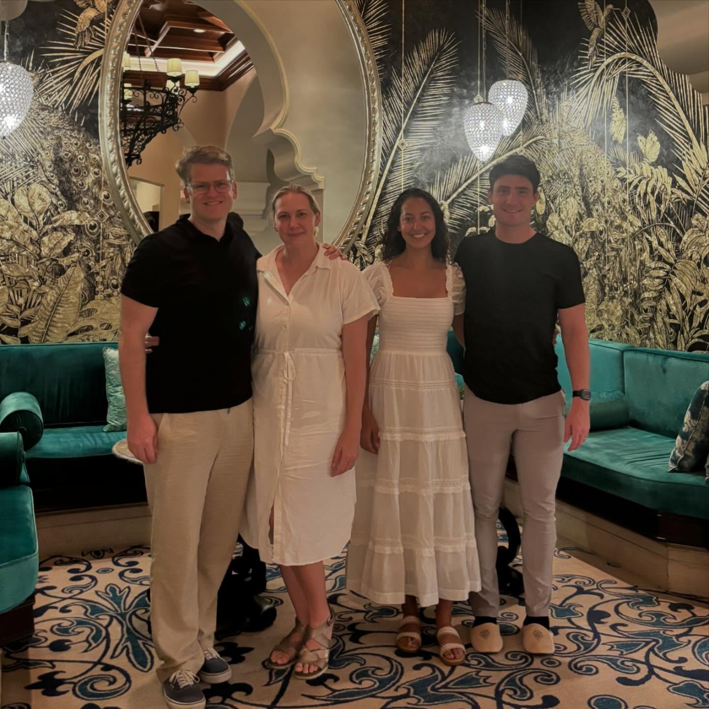 Exploring the UAE with these wonderful people was such a blast! 3 #guinnessworldrecord spots in one trip! Thanks for the adventures @flyingdillo @har.reiz and @iamdustylane @ooroyalmirage
#burjkhalifa @deepdivedubai @clymbyasisland