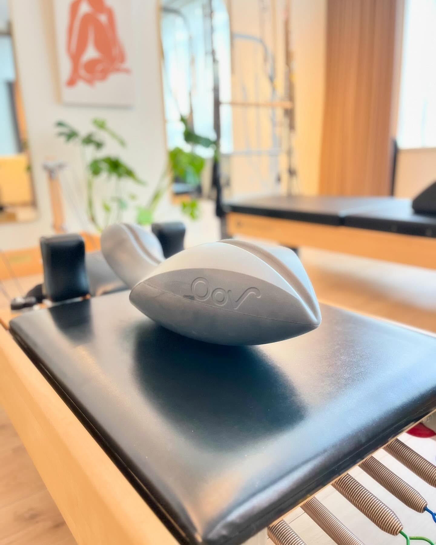 Meet the Oov!
This innovative tool is a game-changer in our private Pilates classes, helping to enhance stability, improve core strength, and increase body awareness. Perfect for taking your classes to the next level.
#Pilates #Oov #corestrength #pilateslovers #pilatesamsterdam #pilatesstudio