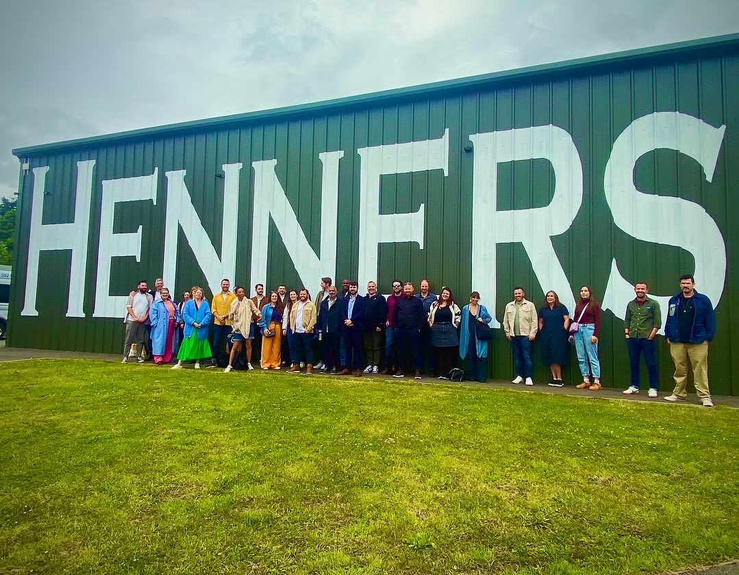 On Monday we held our summer BBQ at the beautiful @hennersvineyard in Sussex. The weather held as we enjoyed a tour of the vineyard and tutored tasting with Collette, the Henners winemaker, before indulging in BBQ delights and the usual Moreno shenanigans…
We also launched this years Henners Limited Edition project - after last years hugely successful Pinot Noir, we have made a Pinot Gris and a Sauvignon Blanc. Both are utterly delicious and are available to order now so grab them whilst stocks last, it’s a very limited bottle run!
A huge thank you to Tom, Collette and the Henners team plus all of our customers who made it down to Sussex for the event. 🥂
#morenolife #wineimporters #englishwine #sustainablewines #gbwine #sauvignonblanc #pinotgris #winemerchant #winemakers #sussex