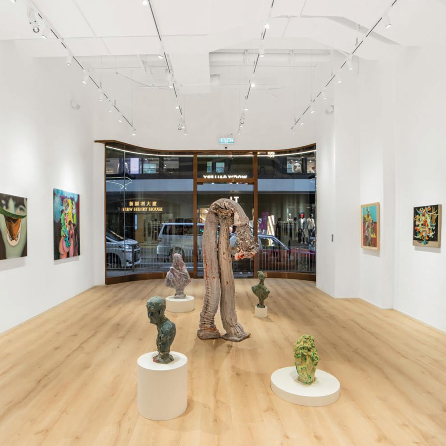 ADDICTED TO LIGHT.
The Moto-Zero PRO luminaires are intelligent due to their inbuilt memory, allowing them to instantly recall position, color temperature, beam angle, and dim level settings previously recorded via CASAMBI™ scene control app. Two DC motors drive movements, offering ±90° vertical tilt and 350° horizontal Pan motion. The zoom version consists of a third motor that allows light beam adjustment.
#foslightinggroup #formalighting #MotoZeroPro #smartluminaire #onboardmemory #preprogrammed #adaptiblelightingsolution