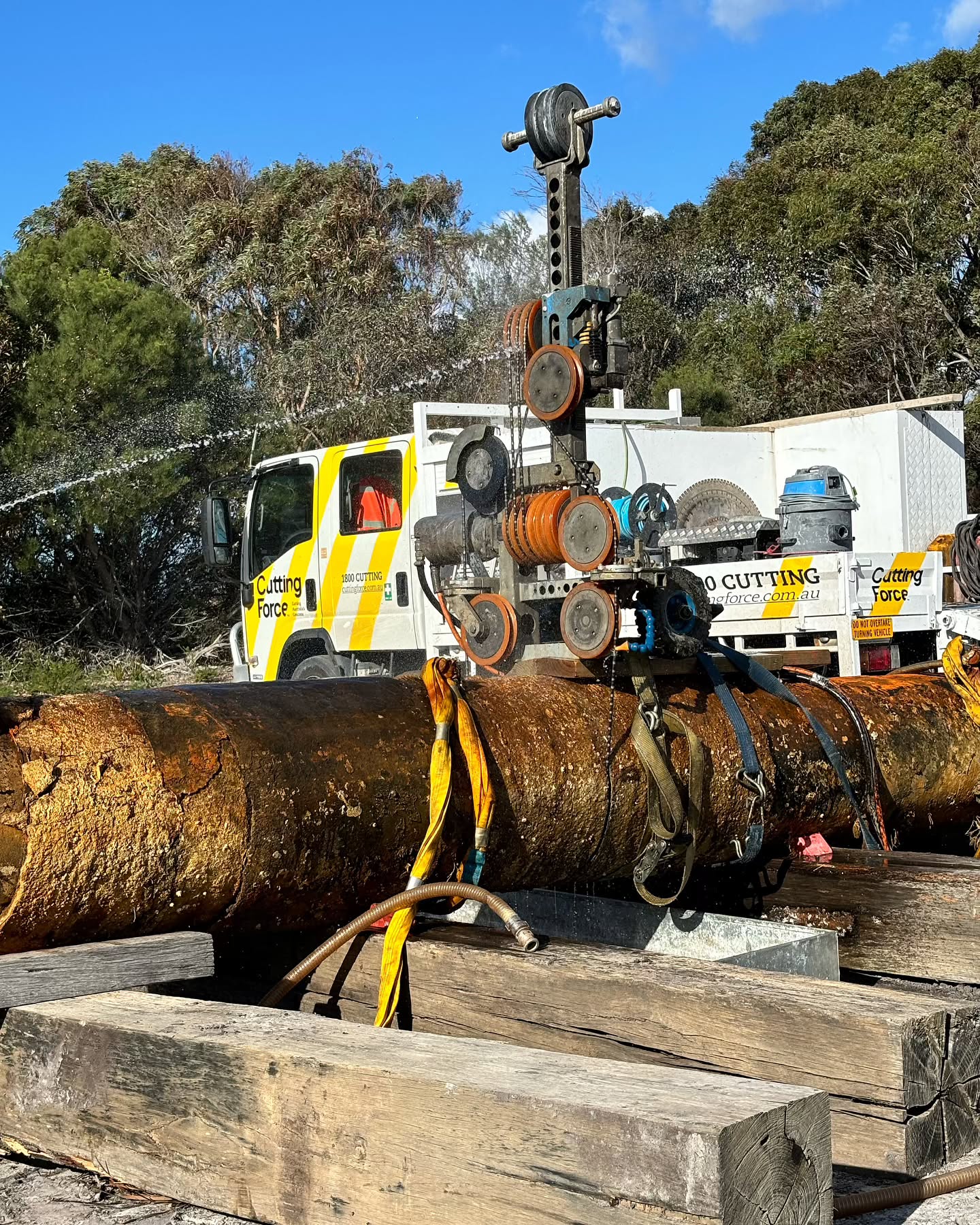 Cutting works on pipe samples for de commissioning on offshore rigs.
#cuttingforce #cutting #tyrolit #hilti #australia #melbourne #gippsland #traralgon #coredrilling #cutting #grinding #concrete #scaning #flushcutting
#ringsawing #wiresawing #handsawing #roadsawing #generator #furphy #site #construction