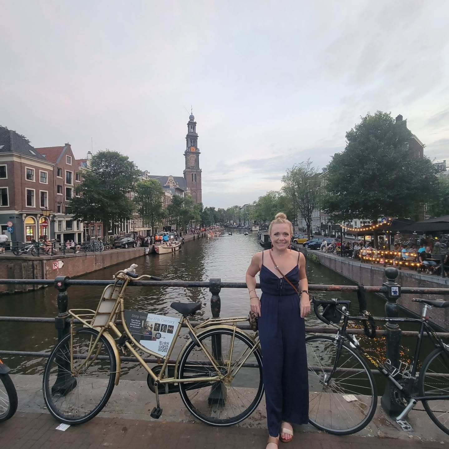 Who's up for a solo adventure through Amsterdam and the Dutch countryside? Visit our blog for some of the best sights to see in just 4 days!
.
.
.
.
#traveltheworld #twogirlsgetaway #girlslovetravel #solotravel #amsterdam #thenetherlands🇳🇱 #canals #cheese #vangogh
