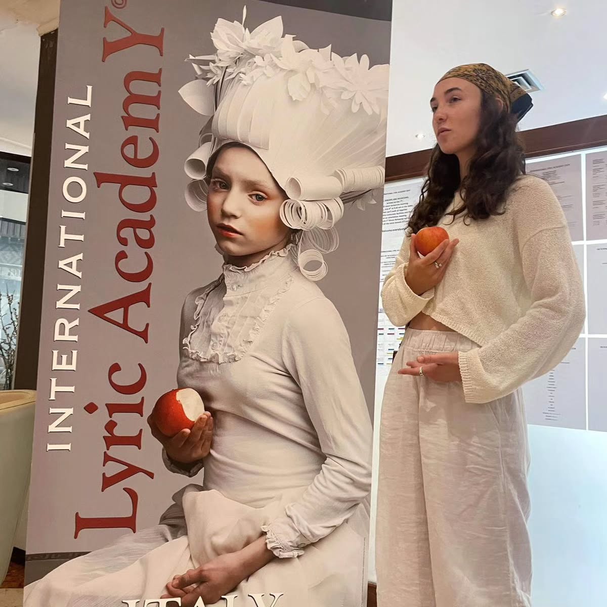 Does life imitate art or does art imitate life???? 🤪
Follow @internationallyricacademy
#internationallyricacademy #operasingers #yaptracker #singinitaly #summerprogram #ilasummerprogram #musicaltheatre