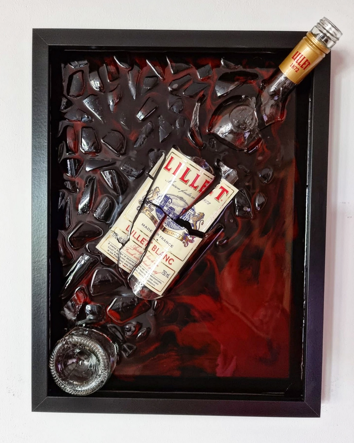☀️Lillet Flasche im 40x30cm Rahmen mit roten Farbelementen☀️