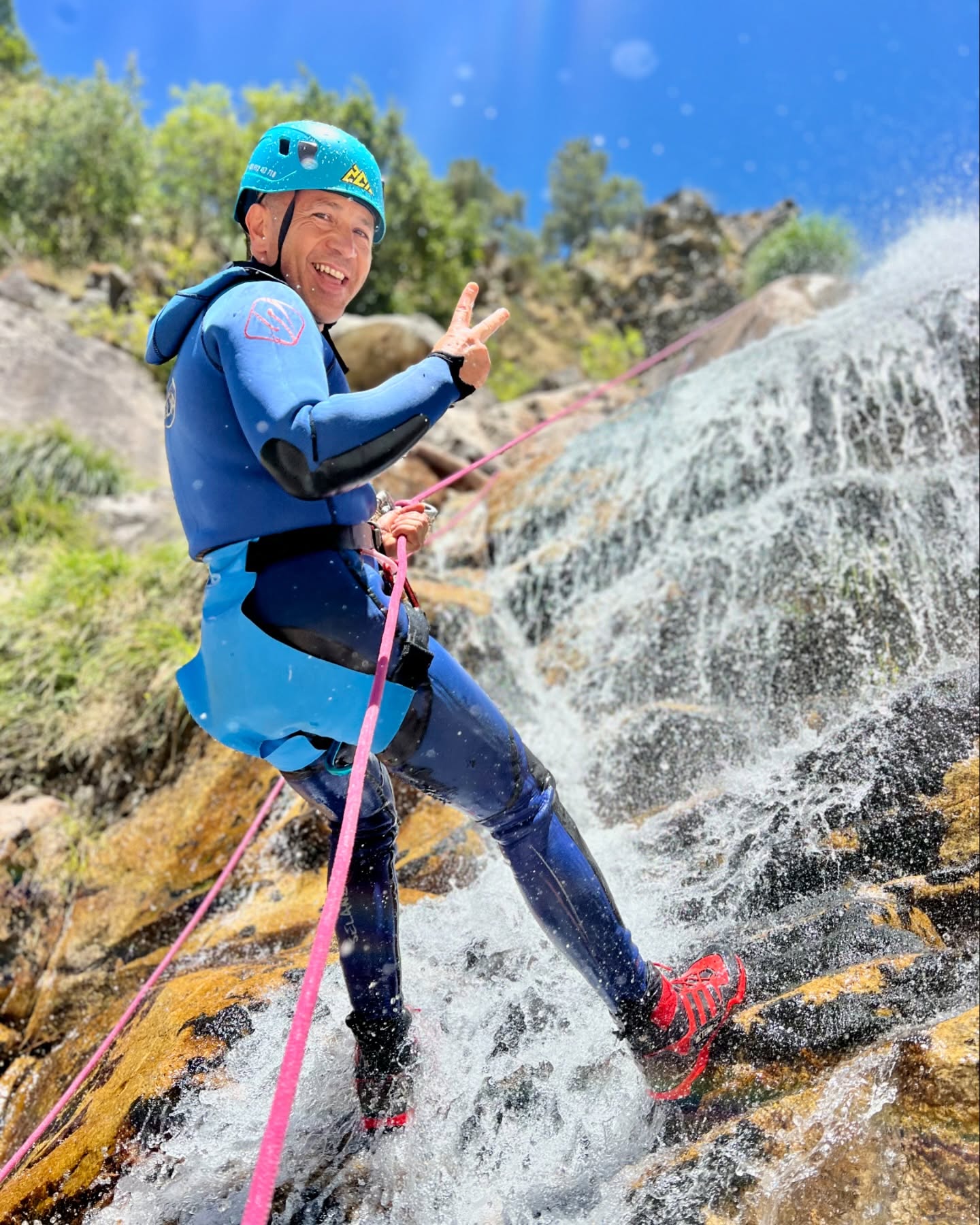 Aproveita as tuas férias para reservar a tua aventura de Canyoning!🤩
Temos tours todos os dias😎
👉🏼RESERVAS | Link na Bio