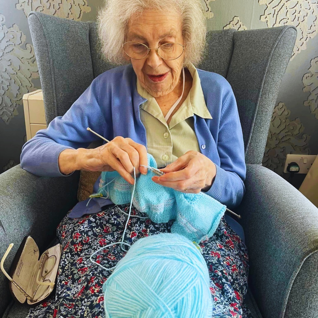 Meet resident Jean from Oaktree Court Care Home in Somerset. Jean embodies the spirit of our Majesticare #ContinueBeingMe initiative with her incredible #JustForMeMoment 🧶🧡
In a care environment, maintaining independence can sometimes be tricky, but Jean continues to do what she loves—knitting beautiful cardigans for the women’s refuge in Taunton. For over 4 years, Jean has crafted more than 100 cardigans, each one made with love and care 👚🧵
Knitting has been Jean’s passion since she was just 3 years old, when her gran first taught her the craft. From knitting her children’s clothes to now giving back to the community, Jean’s dedication is truly inspiring 🥰
Leave Jean a #CommentOfKindness below for her fantastic achievements and dedication to a hobby she loves 💌👇
#ThisIsMajesticare #ThisIsOaktreeCourt #ThisIsCare #ThisIsFamily #knitting #knit #babyknits #lovewhatyoudo #knittersgonnaknit