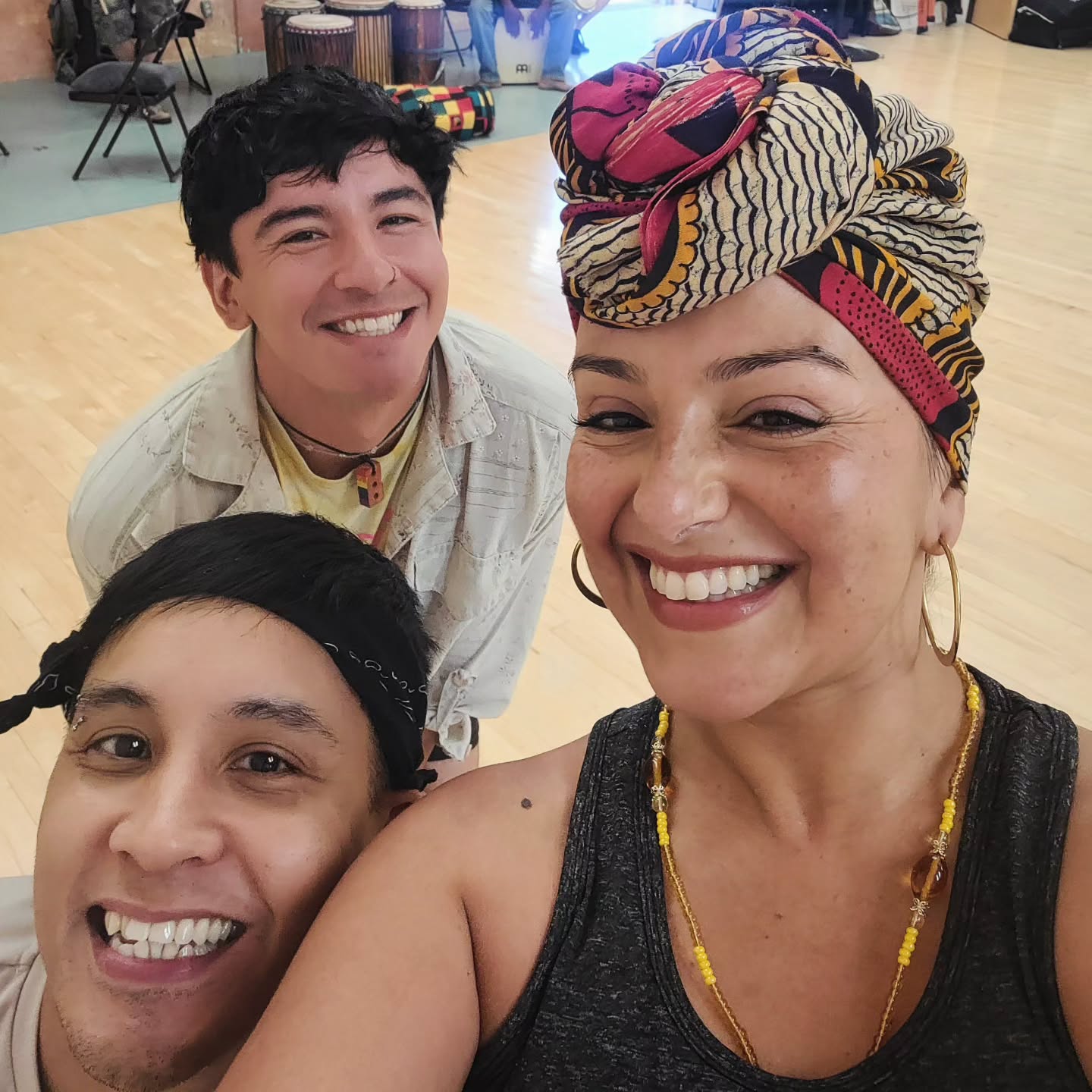 Still floating after teaching Festejo in Santa Fe, New Mexico. I'm honored to be here with Dancing Earth, in community with dance artists that truly connect to my soul. Thank you Baba Fred for diving into AfroPeruvian rhythms and for channeling our ancestors through your musicianship.
🔥 We made Peruvian dance history in New Mexico❤️🇵🇪💃🏽Thankyou @rulantangen for making this possible. Añay de mi corazon for connecting the stars to form sacred constellations over decades of genius ancestral work. I'm overjoyed and cant wait to celebrate the 20th anniversary of Dancing Earth.
Gracias a @railyardarts for opening up your beautiful space and giving me such a warm welcome. So grateful for the love I received. Thank you to all the students who participated and found their inner fuego - you trusted me but you also trusted yourself to learn about legacy, joy as resistance and learn the meaning of this beautiful AfroPeruvian dance. May your hips and your soul be in forever infinito !❤️🇵🇪💃🏽🔥
#danceyourancestors #DancingEarth #festejoinsantafe #afroperuviandance #connected #blessed #represent #tebailoperuporelmundo #doingthework #divineassignments