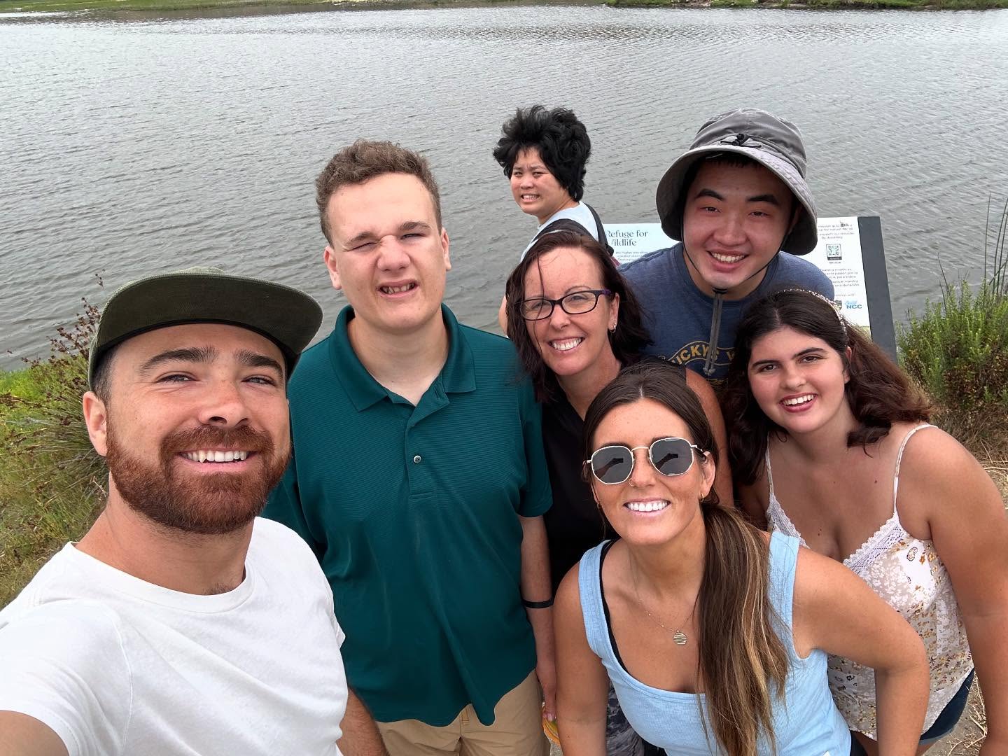 Great day for a hiking adventure! 🥾 👣