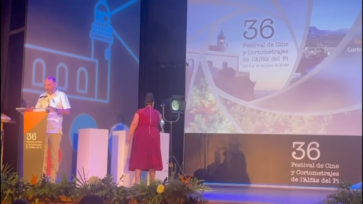 Finde de festivales con nuestra peli @amorentodalacara
🏆 Premio Mejor Producción y
🏆Mejor Actriz de reparto @amylyndon en los
🎥 Premis Cinema de Costa Brava
y con nuestro cortometraje @regresoalarmario
🏆 Tercer Premio en el 36 @festivaldecinelalfas
🏆 Mención Honrosa Corto Internacional en @festival.outfestperu
👏👏👏👏
@skyshowtimees presenta una producción de @lyomedia @theaurora_project @amorentodalacara AIE en colaboración con @creasgr @filmika.pro
“AMOR EN TODA LA CARA”
@geraldbfillmore @vanessabenavente_ #titovalverde @williammilleractor @melagreenh @ofcourseitscarlos @rebelheartmedicine @lpatalano @rafasigler @juliaveraandrews @mikakubo @amylyndon @jasonowsley taniamwatson nansinsue
Música @soymarceandino Montaje @oscar_morillas Diseño de Producción @markoskeyto Fotografía @nicoraggi
Productores asociados MARKOS KEYTO JULIA VERA Producción Ejecutiva JORGE ALONSO VICTOR CORRALES GERALD FILLMORE HORACIO ALCALÁ ANDRÉS SÁNCHEZ
Escrita y Dirigida por GERALD FILLMORE
@regresoalarmario
Una producción de Film More Entertainment LLC & @cosmosfan_com
Con @geraldbfillmore @carocappiello
Música @soymarceandino
Director de Fotografía @juliogares
Diseño de Producción @markoskeyto
Escrito y Dirigido por Gerald Fillmore
Producido por @josefluzo y Gerald Fillmore
Producción Ejecutiva: Gerald Fillmore, José Ángel Delgado, Julio García Escames, Caro Cappiello
Ayudante de dirección
Distribución @selectedfilmsdistribution