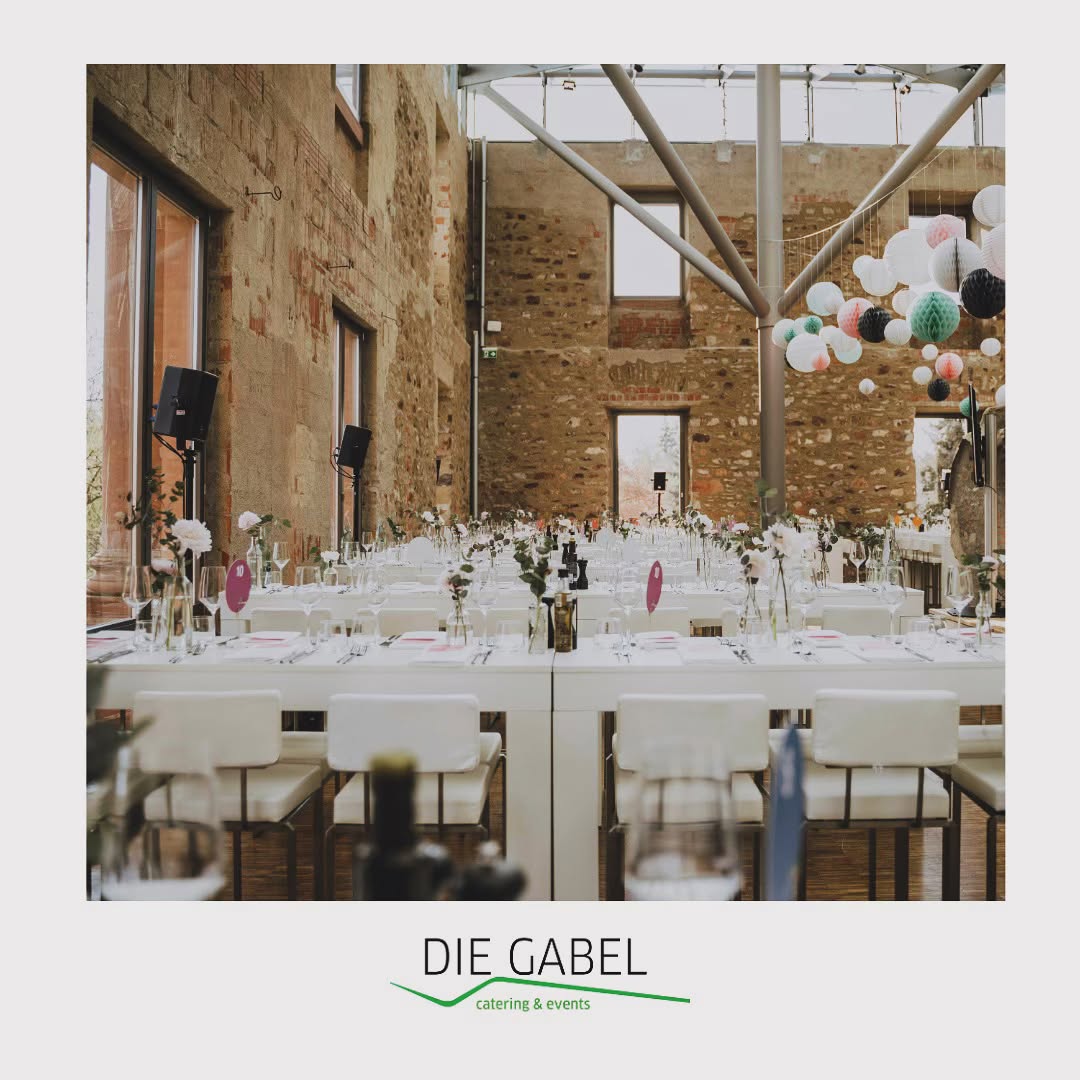 Die vergangenen Wochen waren vollgepackt mit zahlreichen Sommerfesten, Jubiläen und Privatveranstaltungen.
Parallel zur Betreuung des Hospitality Zeltes (Frankfurt a. M.)
der EURO2024, durften wir zusätzlich viele weitere Kunden kulinarisch begleiten.
⭐️KEY FACTS⭐️
Veranstaltungen: 36
Gäste: 5.270
Zeitspanne: Mitte Juni bis Ende Juli (6 Wochen)
Vielen Dank an all unsere Partner & Dienstleister, die uns in dieser Zeit unterstützt haben! *Werbung*
@jagdschlossplatte.wiesbaden @mainzplus_citymarketing @hofgut_von_huenersdorff @hofgut_insel_nonnenau @raumuehle @hofguthohenstein
#diegabel_cateringevents #cateringfrankfurt #cateringrheinmain #summervibes #foodlove #summerfestival