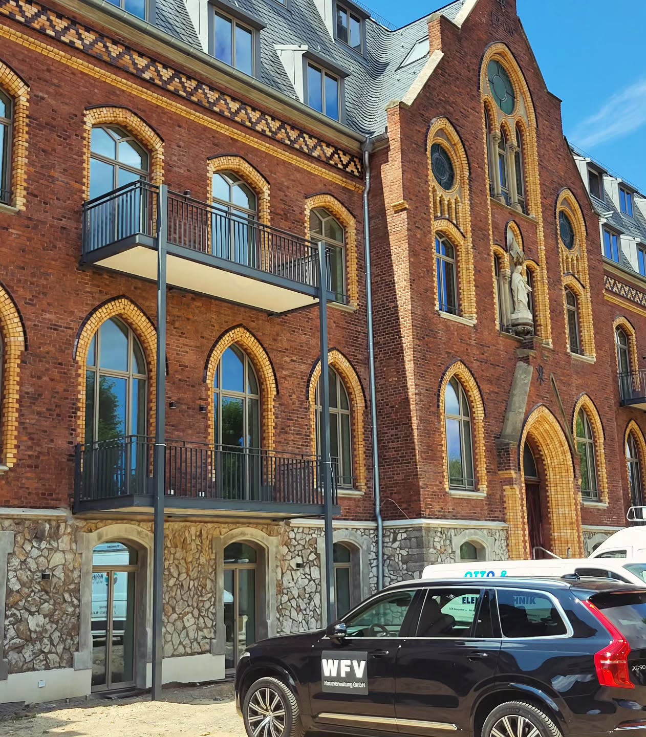 Heute zur Begehung in Limburg für den Start der Vermarktung. Interesse an einer top modernen Wohnung mit Blick auf den Dom? 😊
#hausverwaltung #limburg #wohnungmietenlimburg
#wohnunglimburg #wohnungssuche #vermietunglimburg