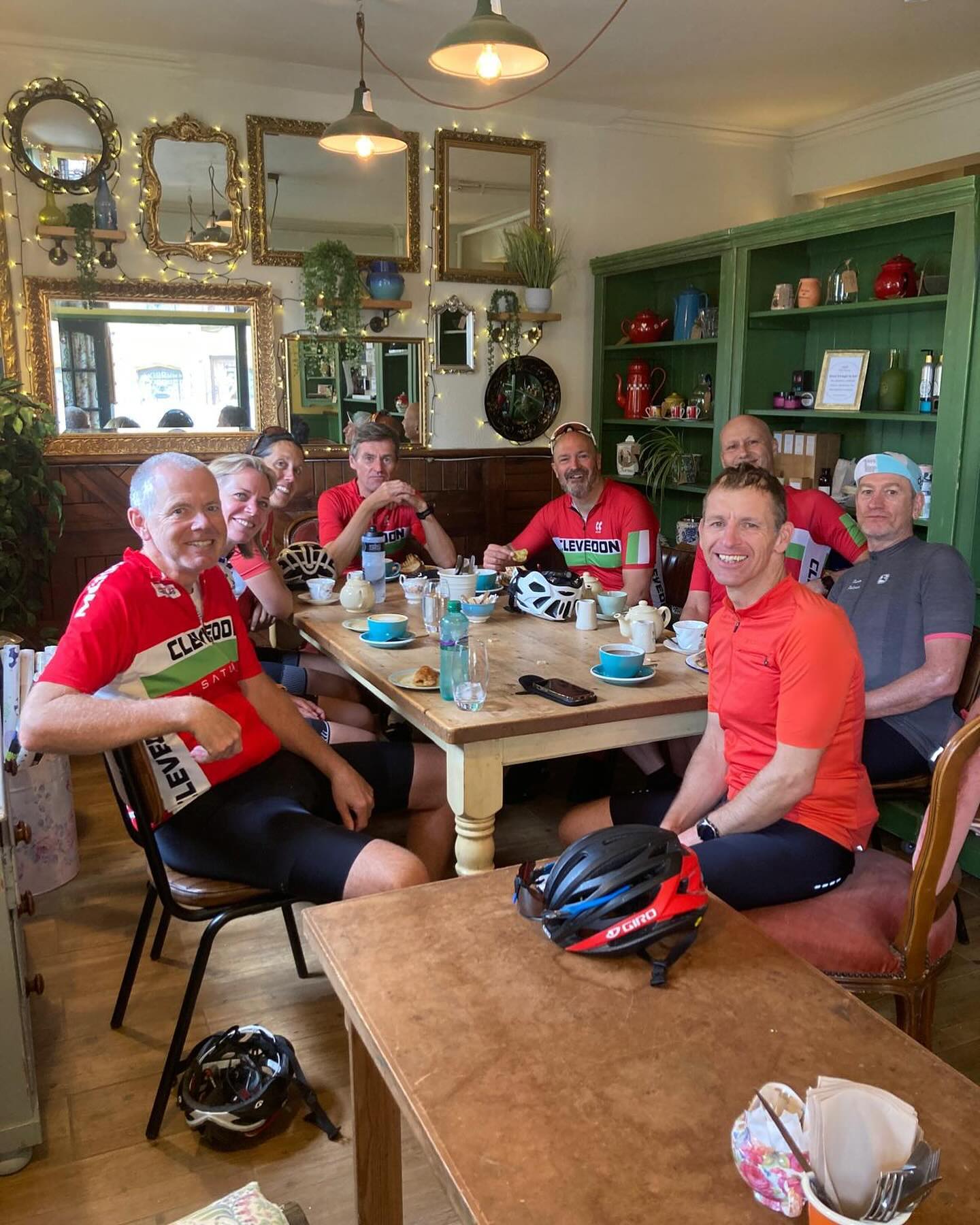 It’s Sunday, so that must mean club ride day…!
Today we had another Captains Challenge ride, the classic 💯 miler. And yet again, a fab day on the bike!
A few riders having a well earned rest! Well done to everyone who took part! #cdrc #clevedonanddistrictroadclub