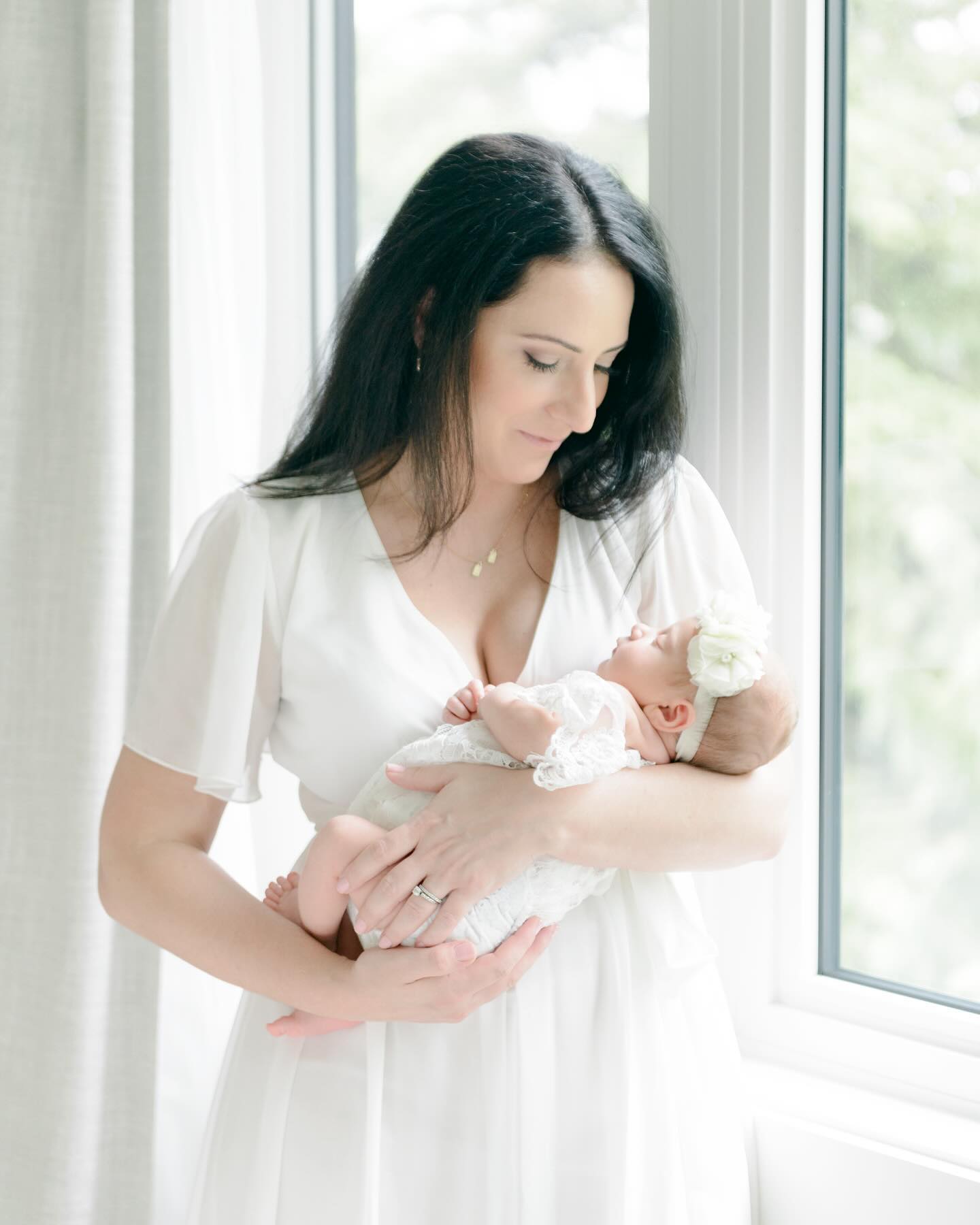 A gorgeous lifestyle session for this sweet family 🤍
Candid newborn sessions make me so happy - capturing baby as-is while incorporating family and beautiful spaces really adds to that cozy feeling of home. What a sweet way to remember your little ones 🥹
.
.
.
.
.
.
#familylifestylephotography #familylifestyle #candidnewbornphotography #familysession #newbornphotography #maternityphotography #torontomoms #gtamoms #torontofamilyphotography #torontofamilyphotographer #torontonewbornphotographer #torontomaternityphotographer
#torontoportraitphotographer #torontoeventphotographer #torontophotographer #gtaphotographer #ontariophotographer #portrait #themotherhoodanthology #familyinspo #naturallight #naturallightphotography #lightandairy #megmateraphotos
