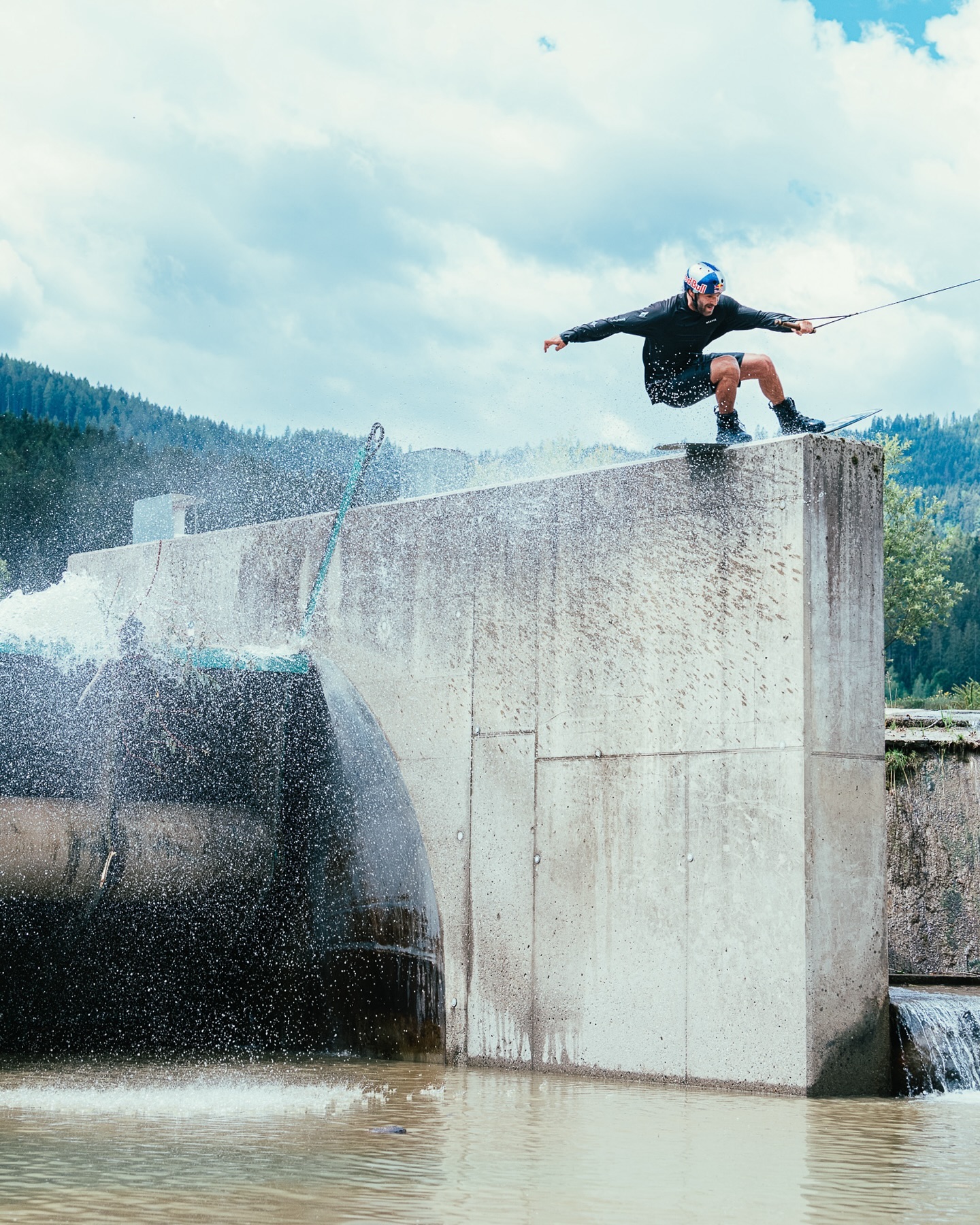 Whatever you’re doing, drop everything and watch this clip! This clip is too good to miss! 🥵
So stoked to see what @domhernler @felixgeorgii and the crew have done. This is the type of edit that really gets us excited 🖤
Link in Bio
Photos by @samstraussfoto 🎣
#pulledbysculpture