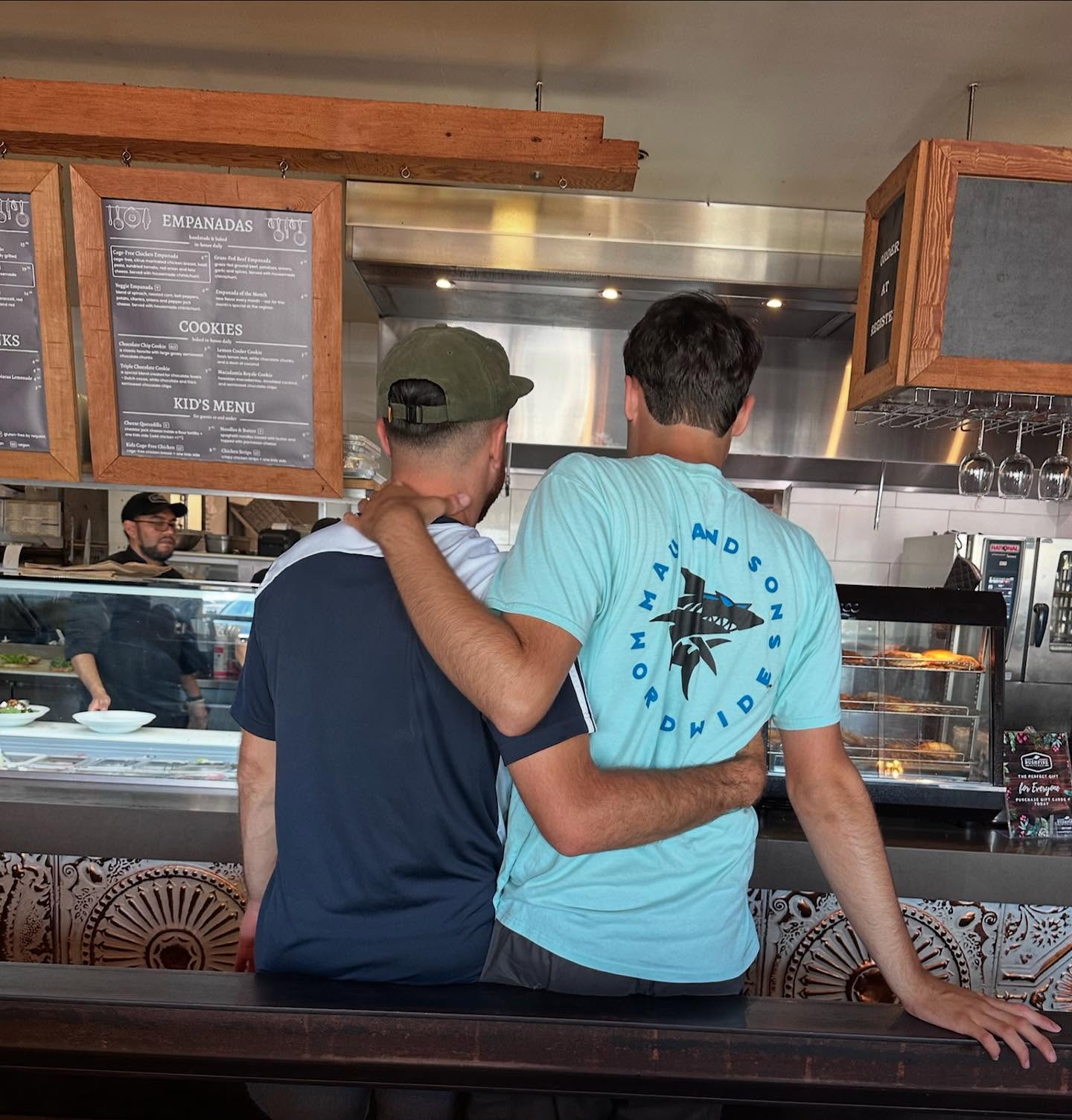 Hike, beach, park, AND a tasty lunch?! What a PERFECT Tuesday ☀️