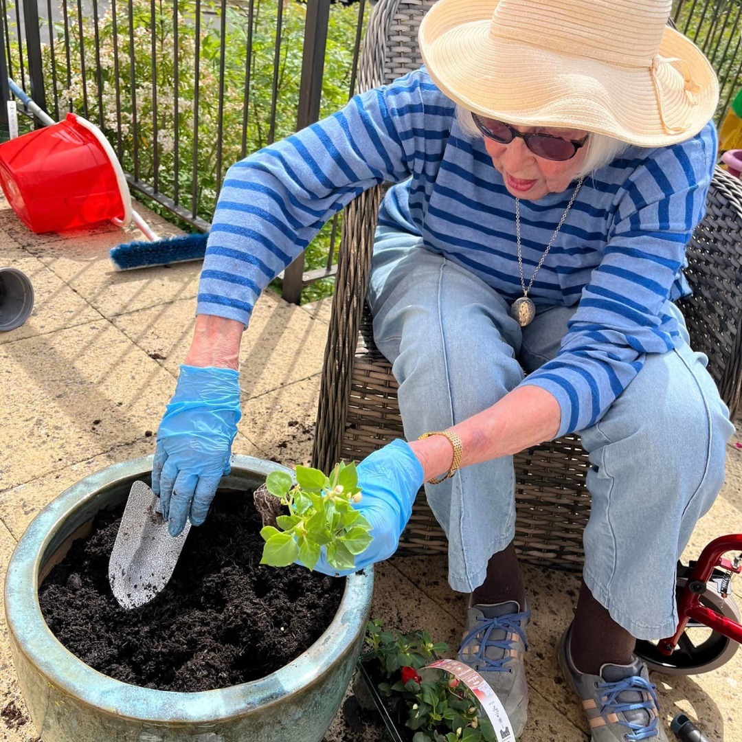 The amazing residents at Oaktree Court Care Home are turning thumbs green and pots colourful! 🌺🥕
Each resident at our Somerset home has a #PassionForPlanting! From decorating the patio with beautiful potted flowers to planting their own fruit and vegetables🍅🫛
Last week, the memory care community at Oaktree Court harvested their very own strawberries and rhubarb to turn into delicious jam. This baking session brought back lovely memories of when some of the residents used to make delightful fruity jams while at home! 🍓🥄
🏡Find out more about Oaktree Court and download their brochure at www.majesticare.co.uk/oaktree-court