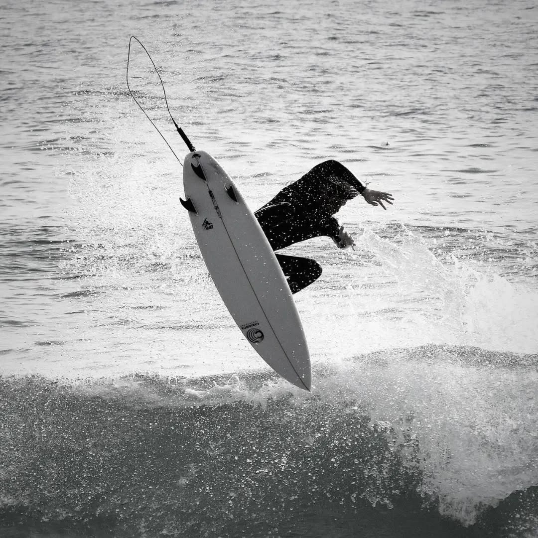Meet Soulaiman, one of the Snoopy Style Surf Guides.
Alongside Snoopy are epic, experienced and local Moroccan surfers guiding and coaching our guests creating the awesome Snoopy Style Surf Team. Soulaiman has surfed virtually as long as Snoopy, and grew up on the spots we love the most. He loves nothing more than showing people the place he grew up, and getting people up on their first wave!!
Keep an eye out for more of the Snoopy Style Surf Team soon!!
#snoopystyle #surfer #surfguide #surfcoaching #team #morocco #agadir #taghazout #surflife #happy #waves #surflife #anchorpoint