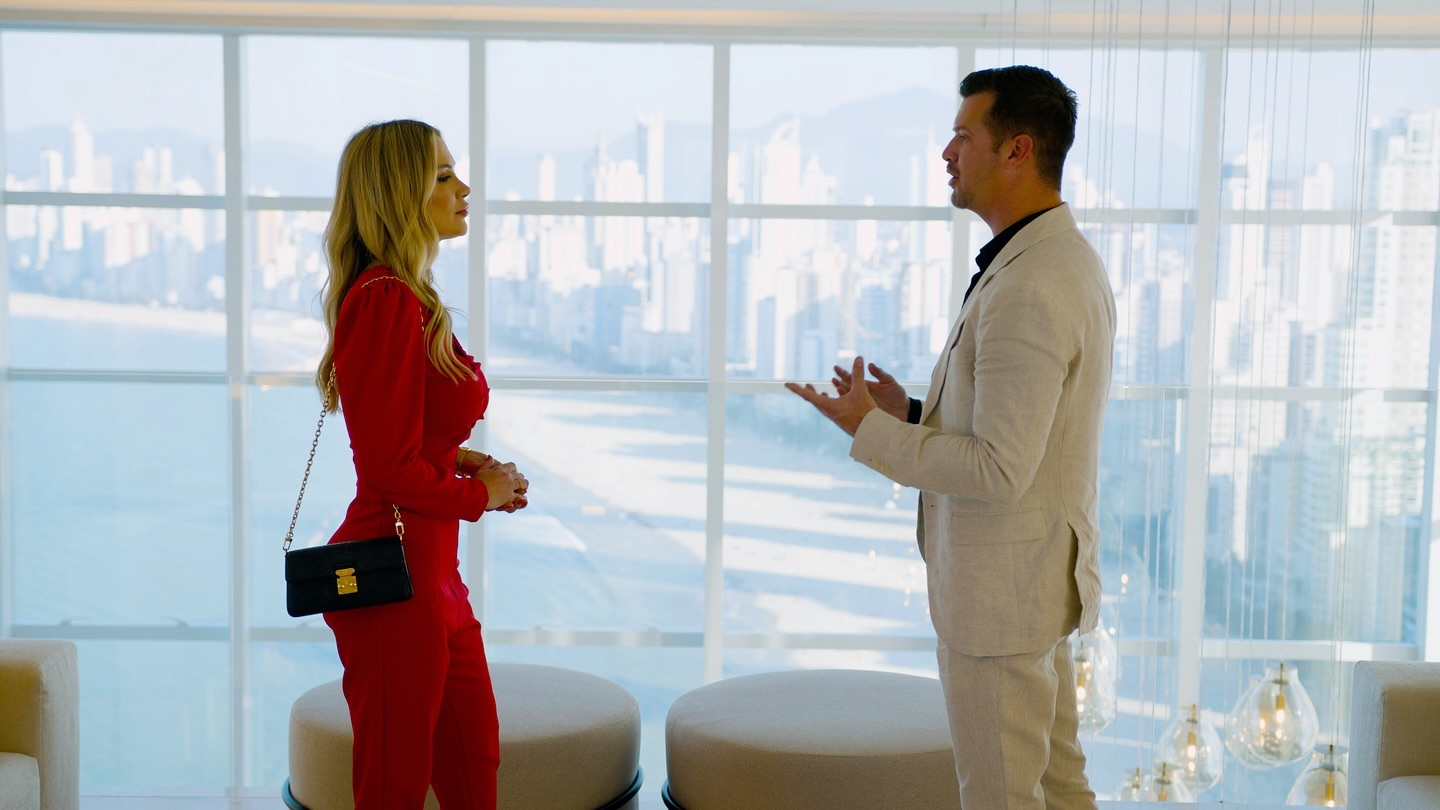 Pressão faz parte do dia a dia do mercado imobiliário. Quando se vende um investimento através de um imóvel para um cliente, fica a responsabilidade de revender depois. Acompanhe o drama que acontece em torno da cobertura mais incrível de Balneário Camboriú no @vendesebalneariocamboriu
#bc #balneariocamboriu #vendesebalneariocamboriu #vendesebc #imoveis #realestate #realtorlife #luxuryrealtor