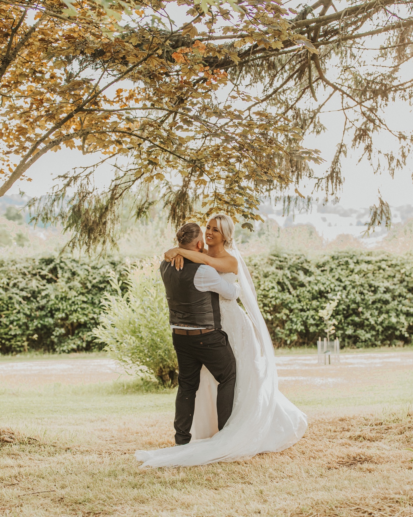 Beth & Rob’s gallery has finally left my screen and is off to its forever home!
An absolutley beautiful day shooting at @shottlehall a few weeks ago. So grateful to capture so many special memories and moments from Beth & Rob’s Wedding Day.
I wish you both a lifetime of love, health and happiness.
I hope you love the images as much as I do 🥰
Venue @shottlehall
Band @houseofharmonyband