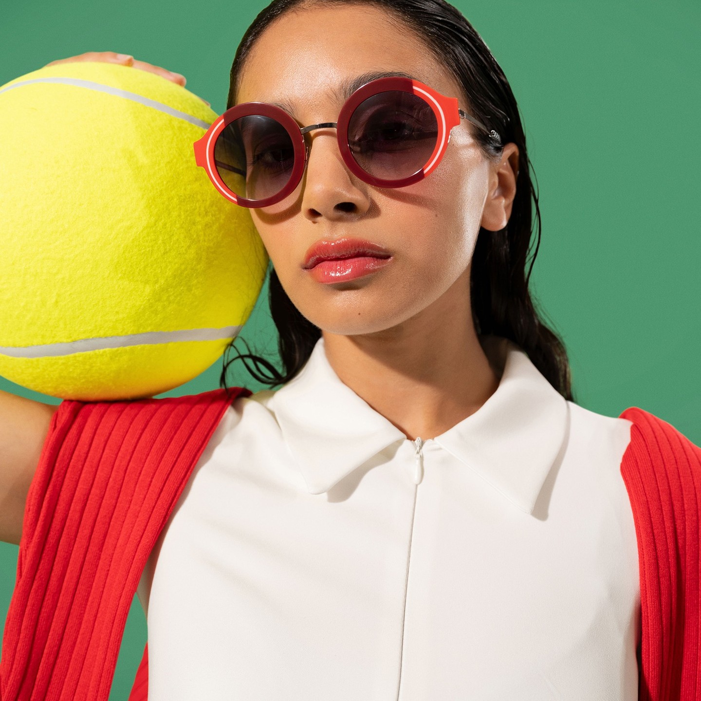 WOOW - GET READY FOR THE WO'OLYMPICS!
Frames: SUPER RUNNER - feminine
Ready, set, go! You're in the starting blocks and these sunglasses will keep you in the race: a fine line requiring a high mastery of lamination which runs along the top of the model, reminiscent of the precision and performance of great athletes in full sprint.
This is how to always cross the finish line first - with class and originality!