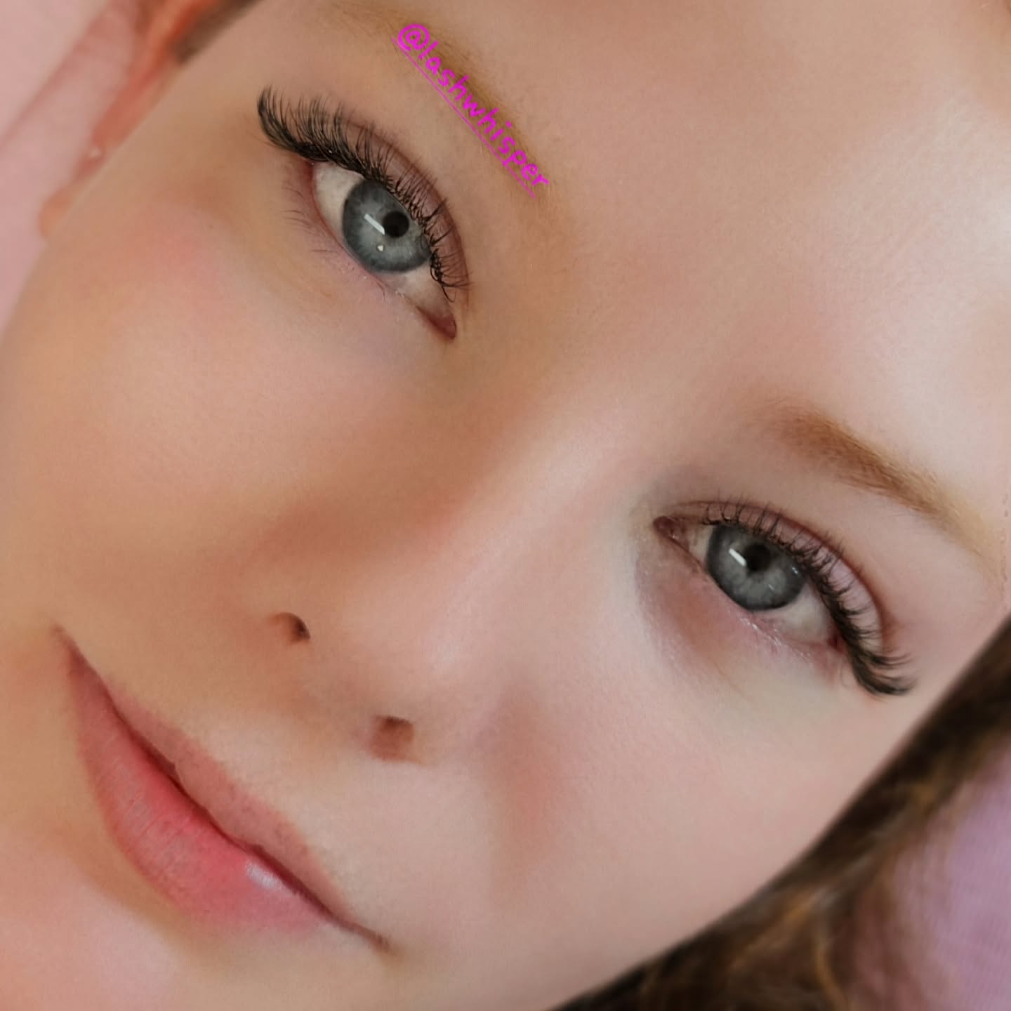 #classiceyelashes #eyelashextensions #lashextensionsalon #beautysalonhamilton #beautysalon #eyelashes #naturallook #hamiltonontario