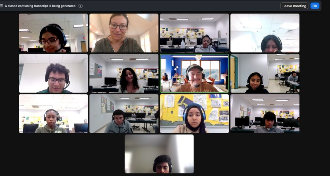 "No podemos solos. Hay que tener muchos en su esquina." -Oscar Romero, Senior Software Engineer, Merit America
Gracias, @oscarmrom por estar en nuestra esquina y compartir su historia hoy con los jovenes de AbreTech. Gracias por compartir como la comunidad, su deseo de ayudar a su familia, y tu creatividad en solucionar problemas te ha ayudado escalar las montanas de la vida. Te apreciamos mucho por ser un gran inspiración y por su gran apoyo a la comunidad inmigrante. ✨⛰️✨
#mentor #inspiración #softwareengineer #payitforward #comunidad #poder #techfuture