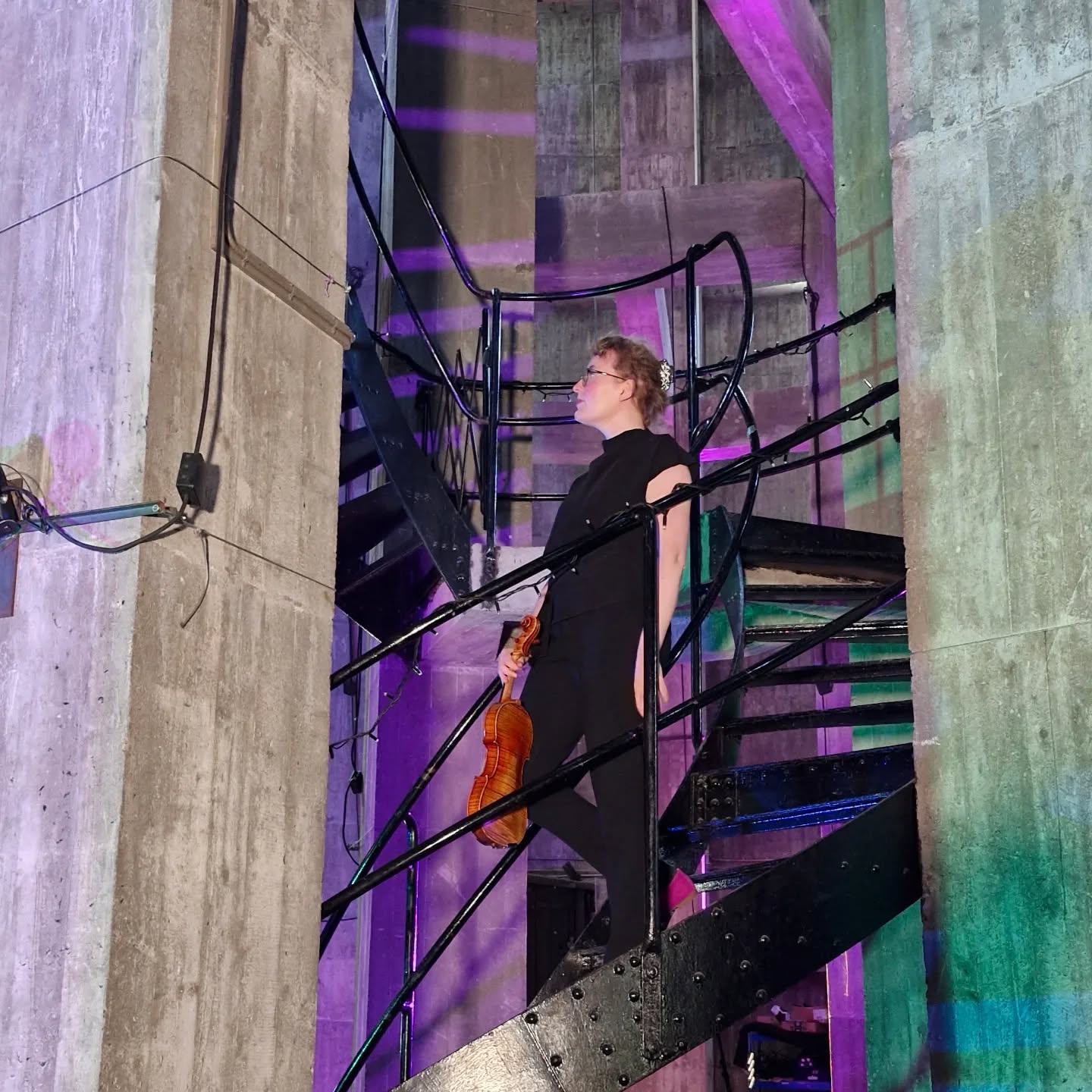 • • Something is cooking... 🎶🎻🍭🔥🪂