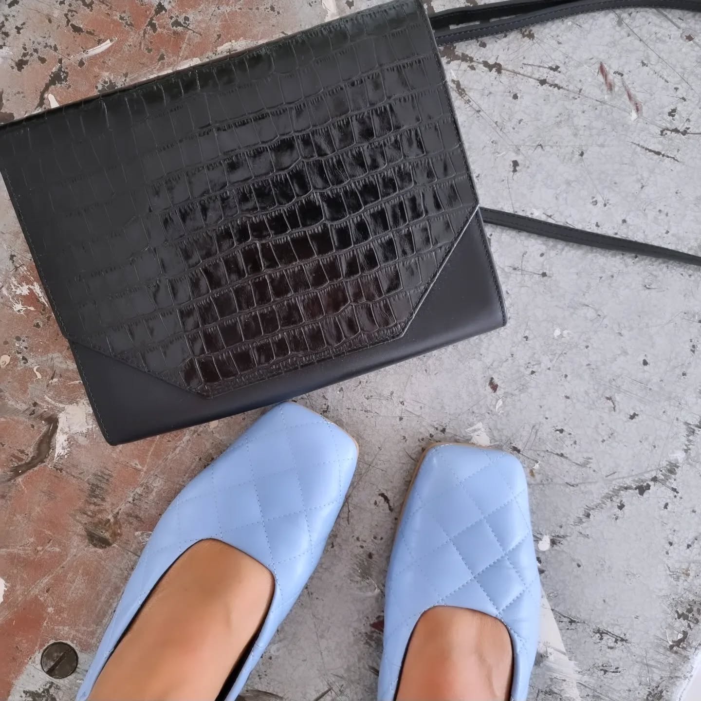 Gårdagens outfit check inför dagens fotografering.
Uppskjutet länge men nu är det dags.
En sån där grej som jag gruvat mig för, skjutit på framtiden.
Känns så bra att ta hjälp och stöd för att komma över det där som känns läskigt.
Tack bästa @stildoktorn aka express stylisten 😘
@lumeahphotography Let's do this!
Har du gruvat dig för att ta tag i det läskiga ämnet pengar? Oroar du dig för vad du skall göra i höst när alla andra går tillbaka till jobbet och du skall börja njuta av ditt FIRE liv?
Redo att säga ja till ditt lyckliga och rika liv?
Skicka 🔥 i dm för länk till programmet Livskompassen. Det är ett 👌 ställe att starta på!
#livskompassen
#wealthenergetics
#happyandrich
#studiomolodi