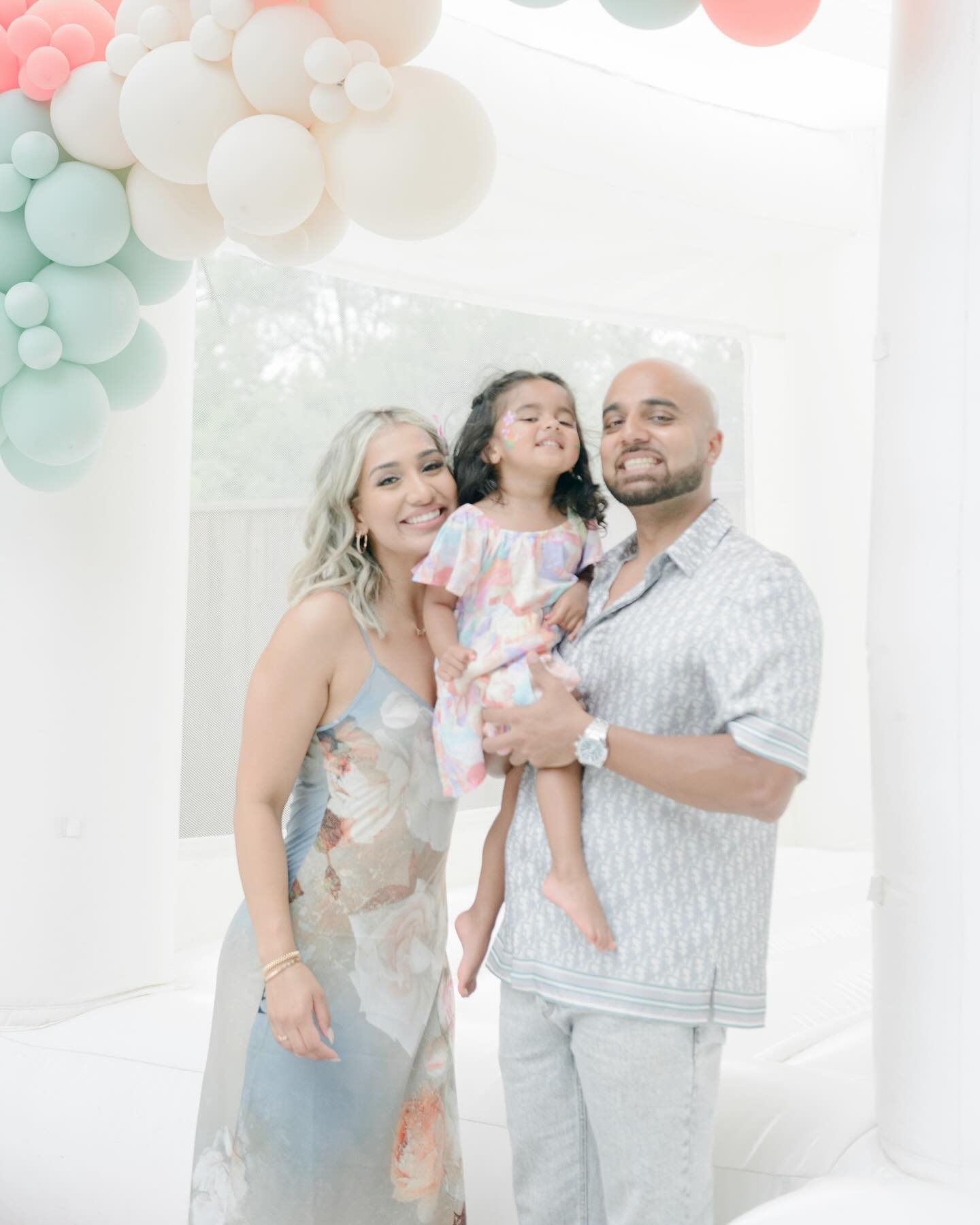 A Moana themed birthday?? Sign me up!! This sweet little had her second birthday with Moana herself attending!! Dushani of Table Matters *rocked* it once again ✨ Also definitely wasn’t singing along to the soundtrack the whole time.. 👀
Event planning and decor: @table.matters
.
.
.
.
.
.
#eventphotography #moanaparty #specialevent #birthdaygirl #specialeventphotography #familyphotography #newbornphotography #weddingphotography #torontomaternityphotographer #torontonewbornphotographer #torontofamilyphotographer
#torontoweddingphotographer
#torontophotographer #gtaphotographer #ontariophotographer #torontoportraitphotographer #torontoeventphotographer
#refinedpresets #refinedco #lightroompresets #naturallight #naturallightphotography #lightandairy #megmateraphotos